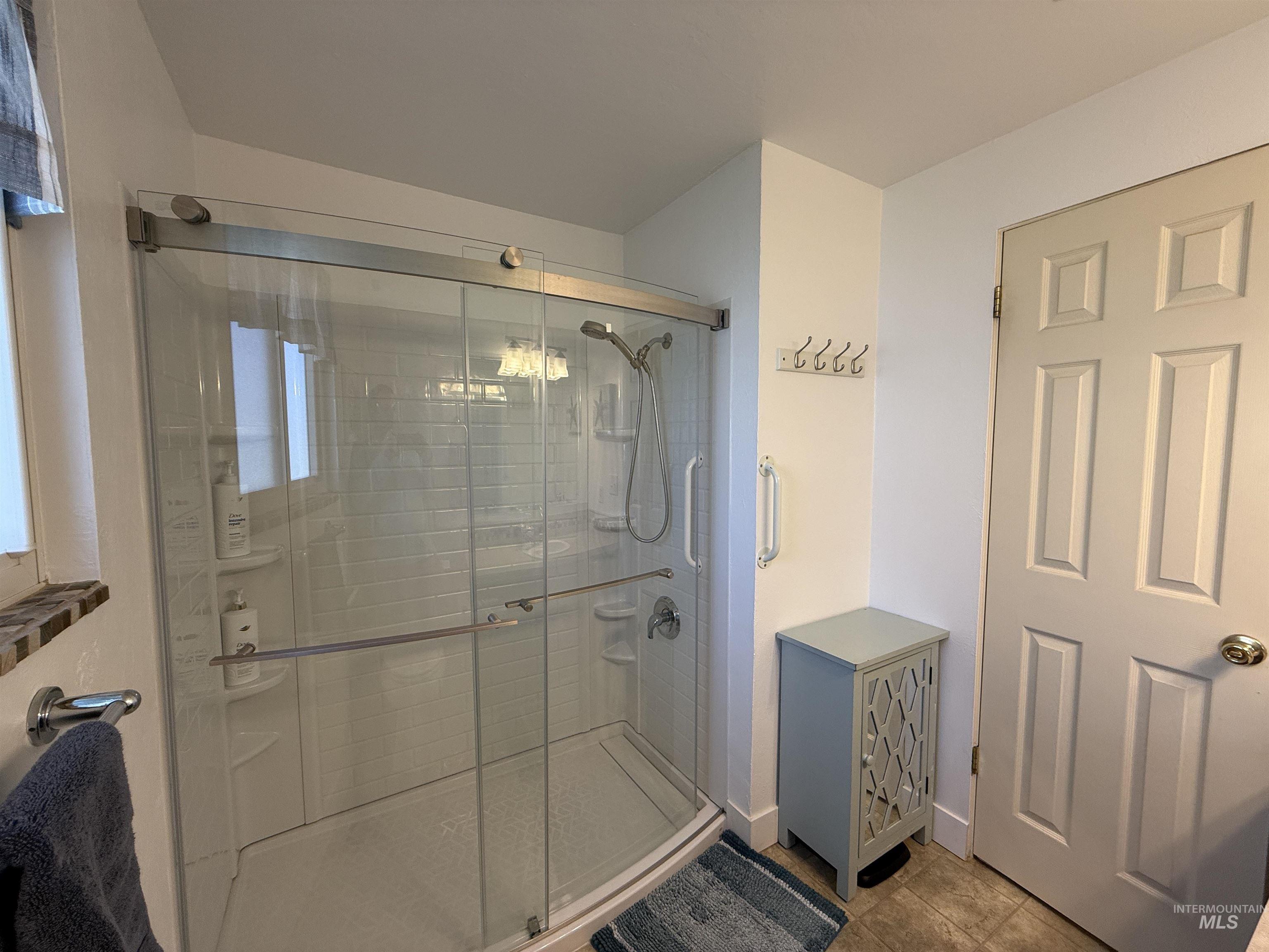 4487 W Bloom, Boise, Idaho 83703, 3 Bedrooms, 1.5 Bathrooms, Residential For Sale, Price $465,000,MLS 98979940