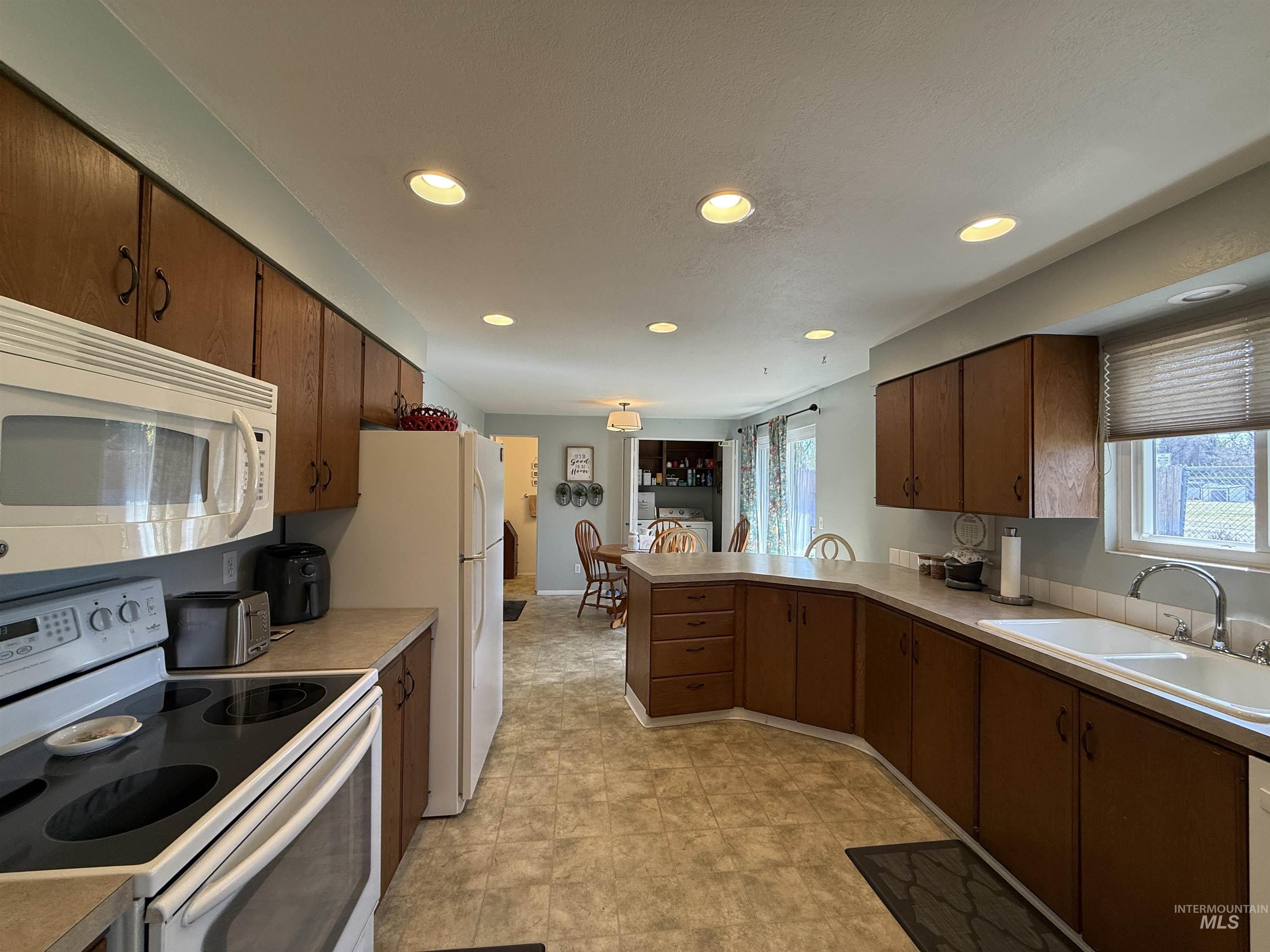 4487 W Bloom, Boise, Idaho 83703, 3 Bedrooms, 1.5 Bathrooms, Residential For Sale, Price $465,000,MLS 98979940