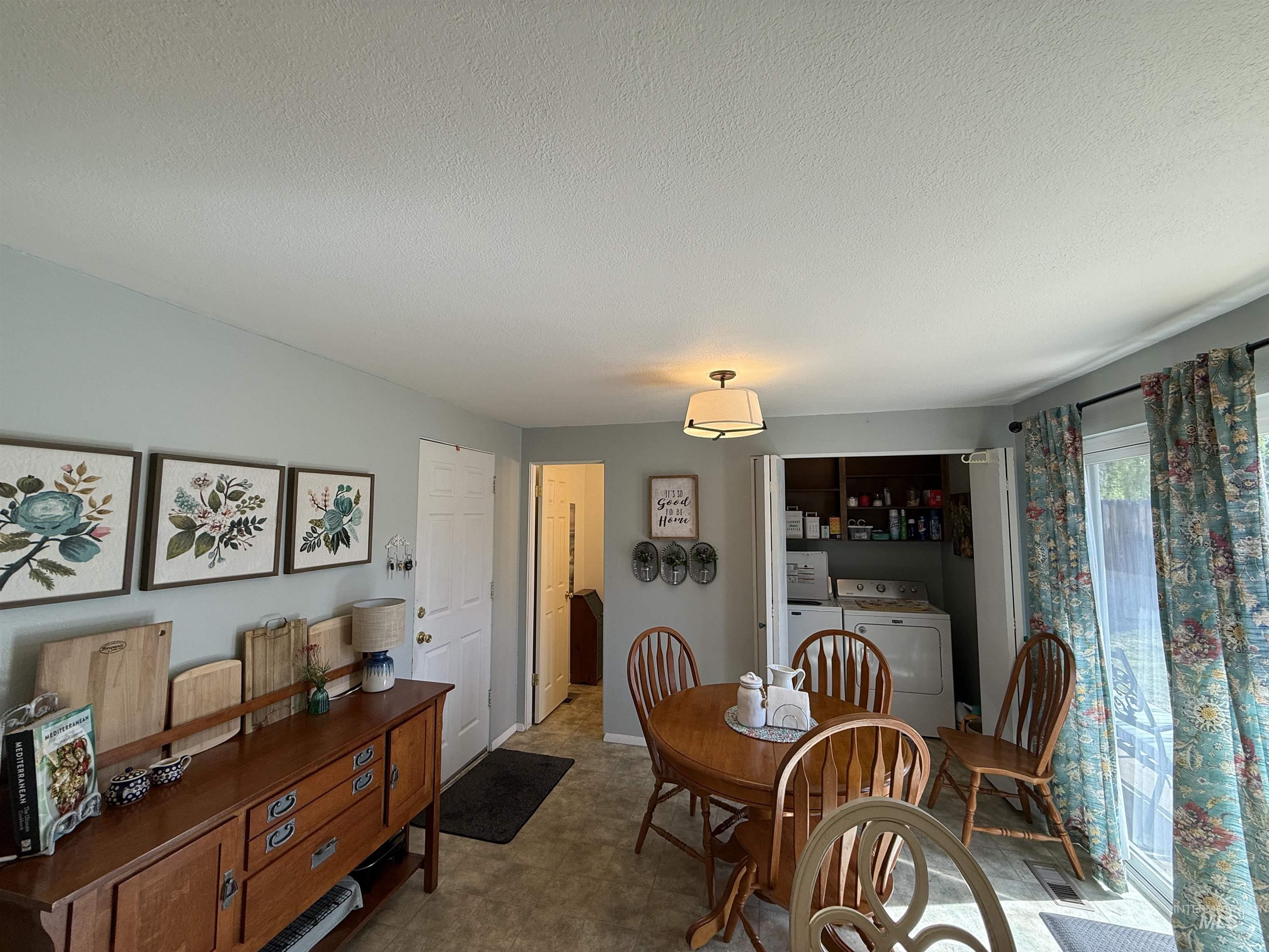 4487 W Bloom, Boise, Idaho 83703, 3 Bedrooms, 1.5 Bathrooms, Residential For Sale, Price $465,000,MLS 98979940