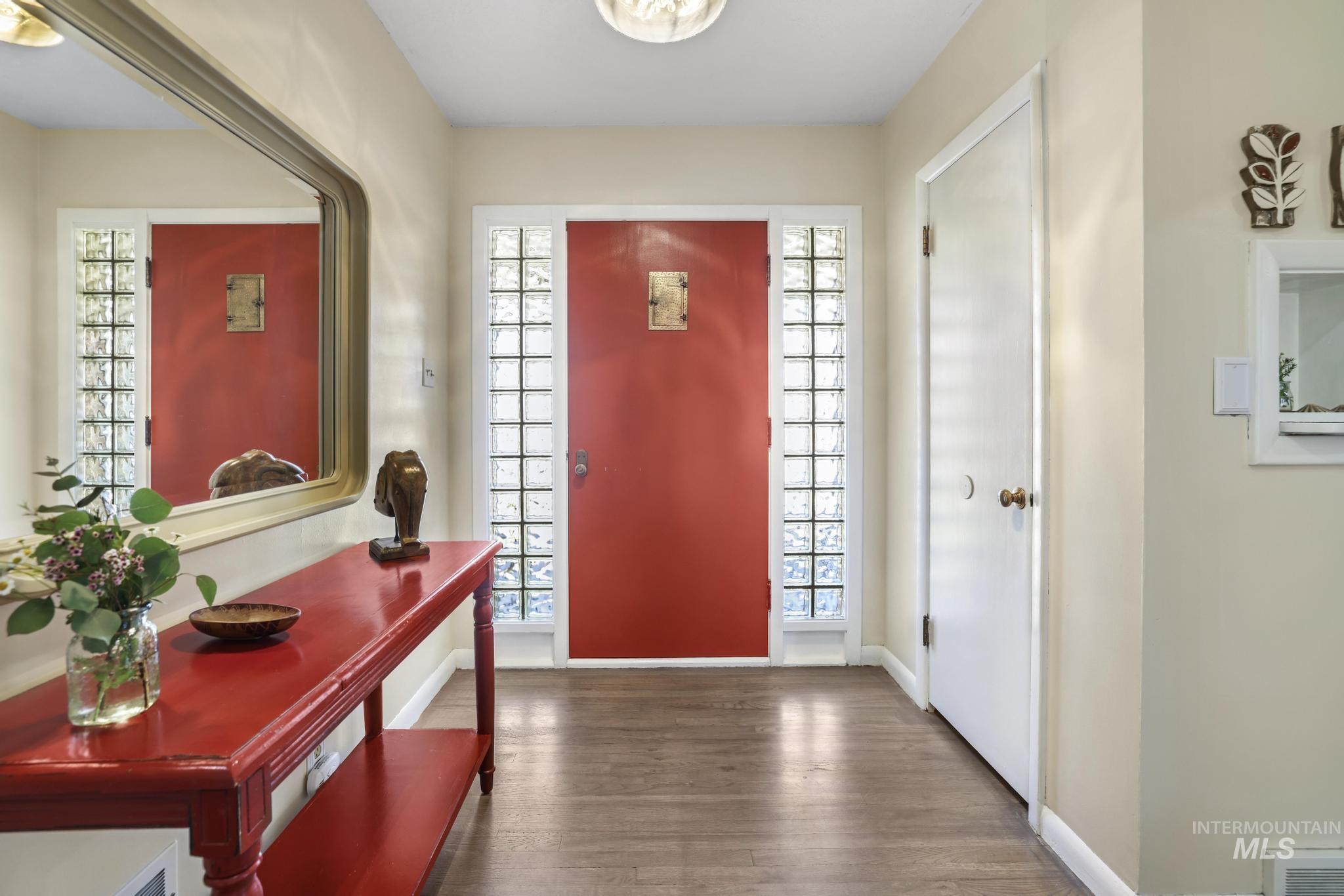 1532 11th Ave E, Twin Falls, Idaho 83301, 5 Bedrooms, 3 Bathrooms, Residential For Sale, Price $479,900, 98979941