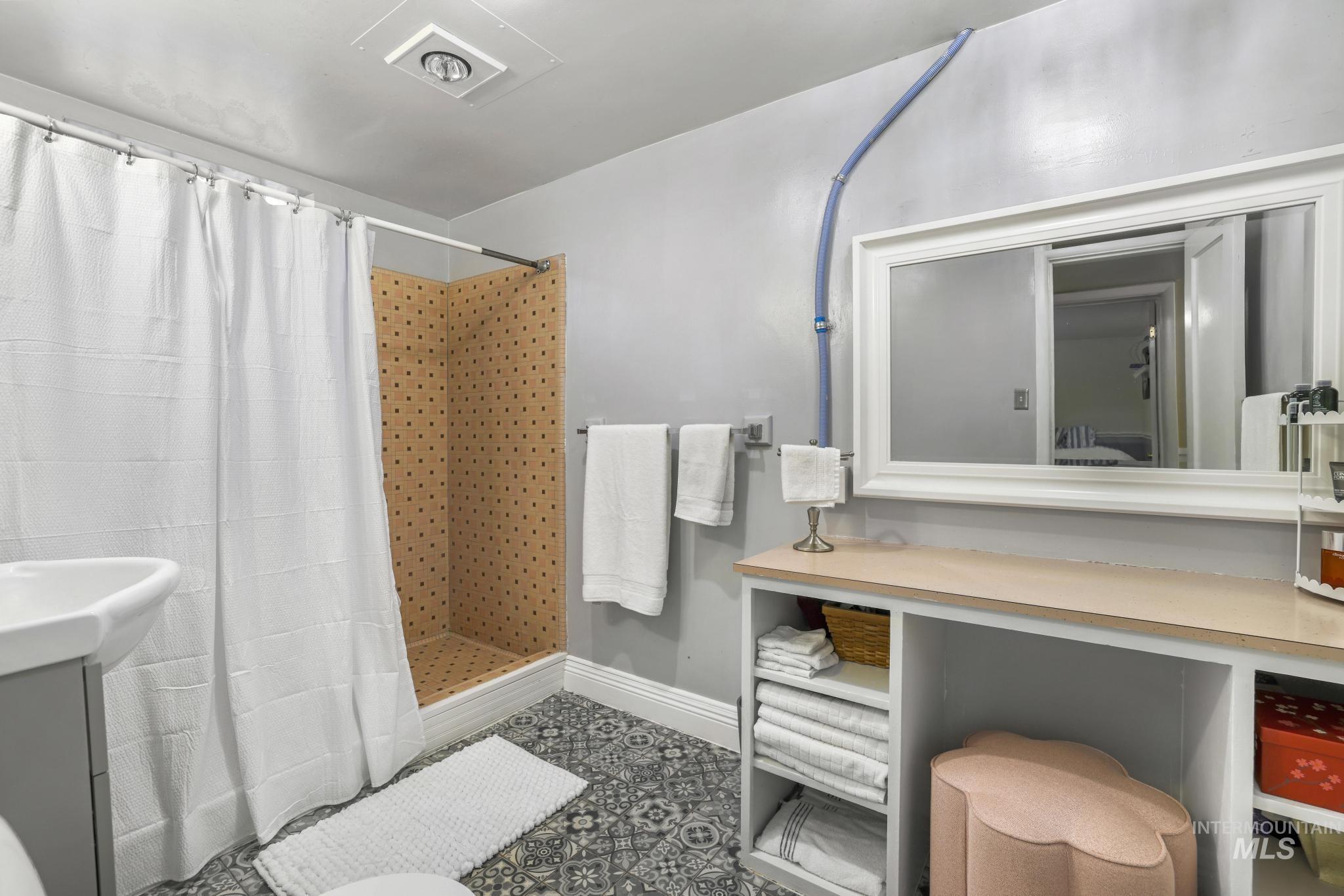 1532 11th Ave E, Twin Falls, Idaho 83301, 5 Bedrooms, 3 Bathrooms, Residential For Sale, Price $479,900, 98979941