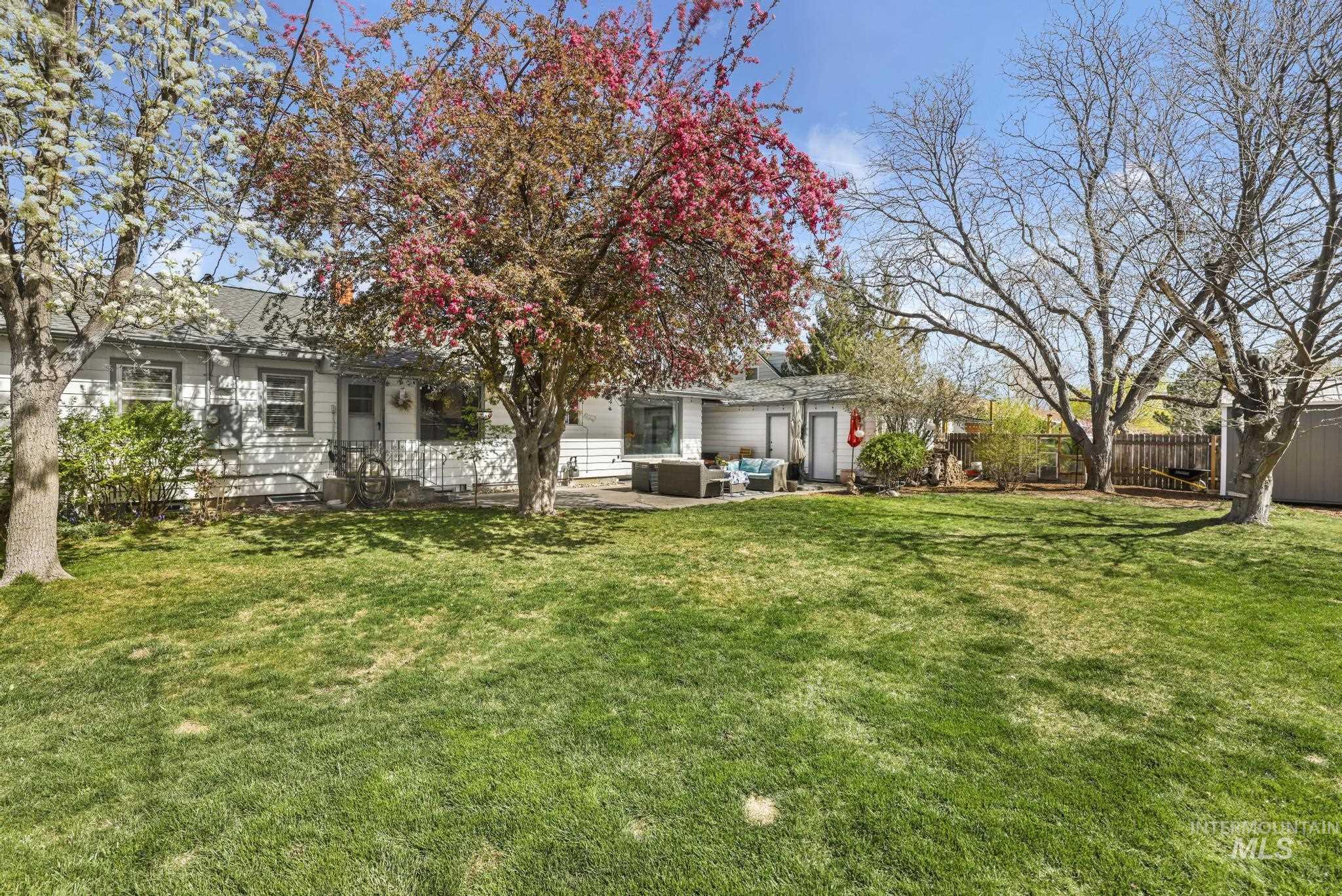 1532 11th Ave E, Twin Falls, Idaho 83301, 5 Bedrooms, 3 Bathrooms, Residential For Sale, Price $479,900, 98979941