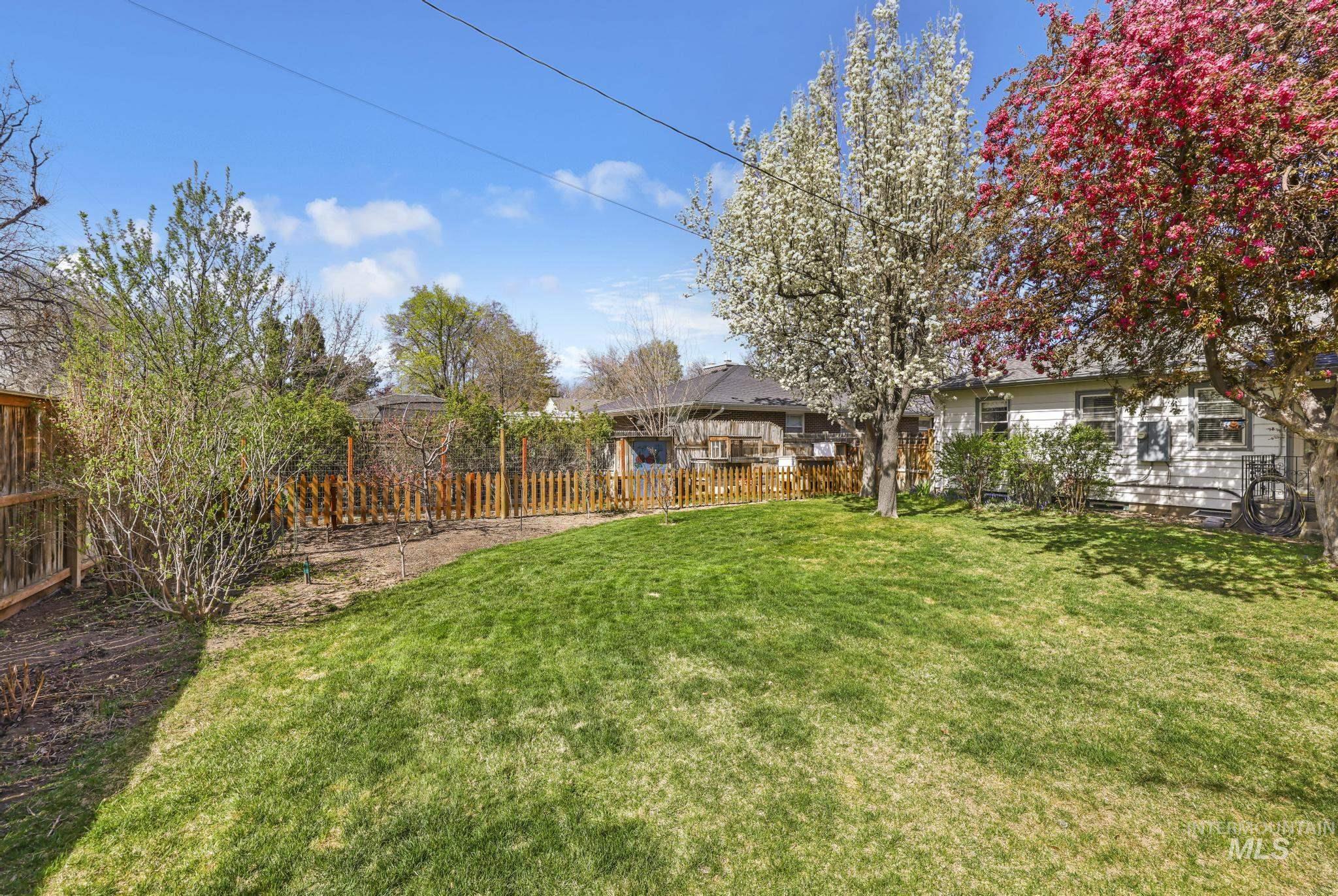 1532 11th Ave E, Twin Falls, Idaho 83301, 5 Bedrooms, 3 Bathrooms, Residential For Sale, Price $479,900, 98979941