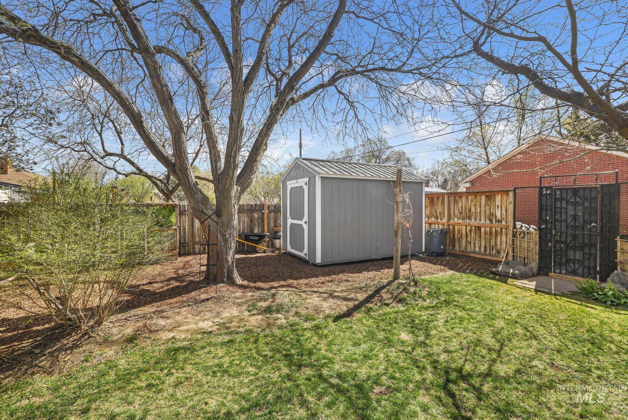 1532 11th Ave E, Twin Falls, Idaho 83301, 5 Bedrooms, 3 Bathrooms, Residential For Sale, Price $479,900, 98979941