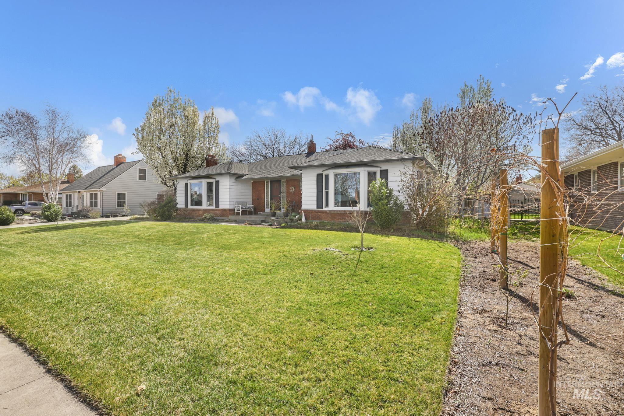 1532 11th Ave E, Twin Falls, Idaho 83301, 5 Bedrooms, 3 Bathrooms, Residential For Sale, Price $479,900, 98979941