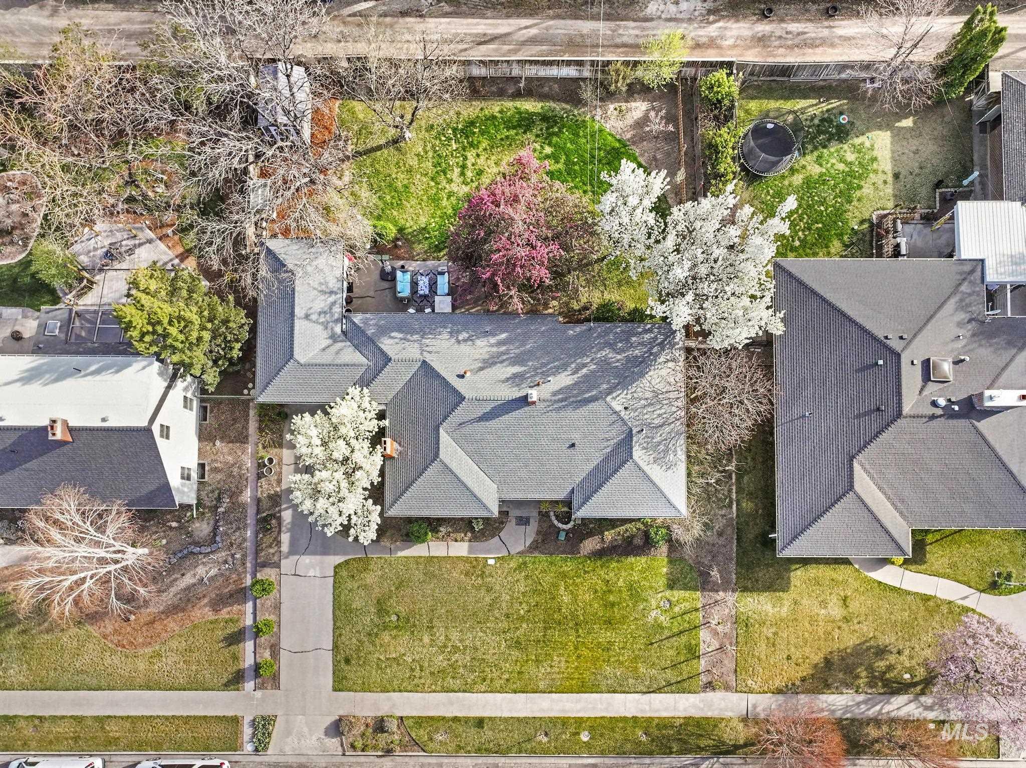 1532 11th Ave E, Twin Falls, Idaho 83301, 5 Bedrooms, 3 Bathrooms, Residential For Sale, Price $479,900, 98979941