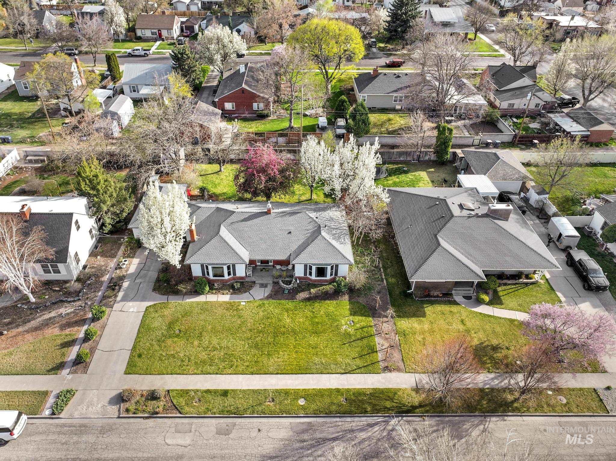 1532 11th Ave E, Twin Falls, Idaho 83301, 5 Bedrooms, 3 Bathrooms, Residential For Sale, Price $479,900, 98979941