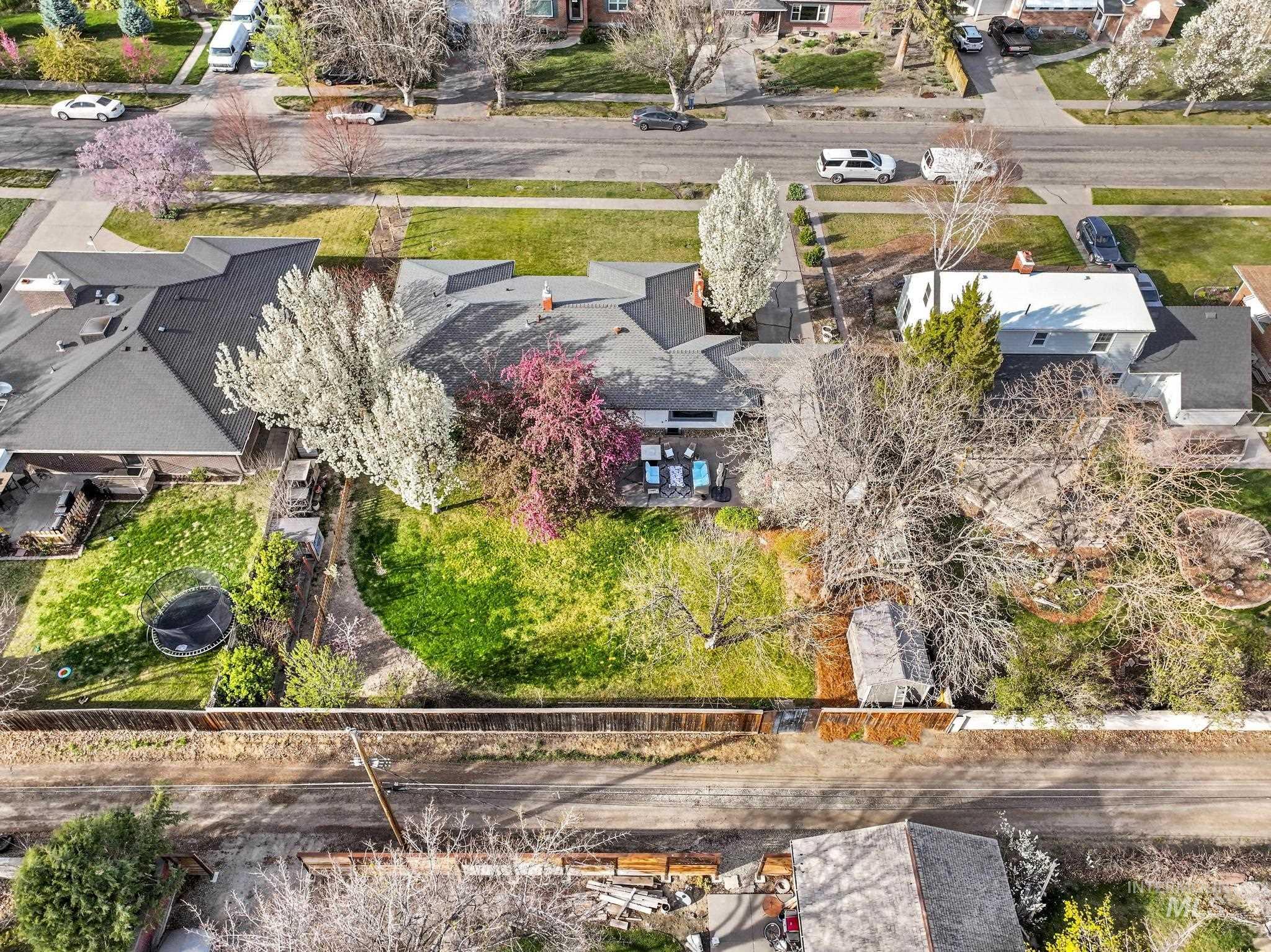 1532 11th Ave E, Twin Falls, Idaho 83301, 5 Bedrooms, 3 Bathrooms, Residential For Sale, Price $479,900, 98979941