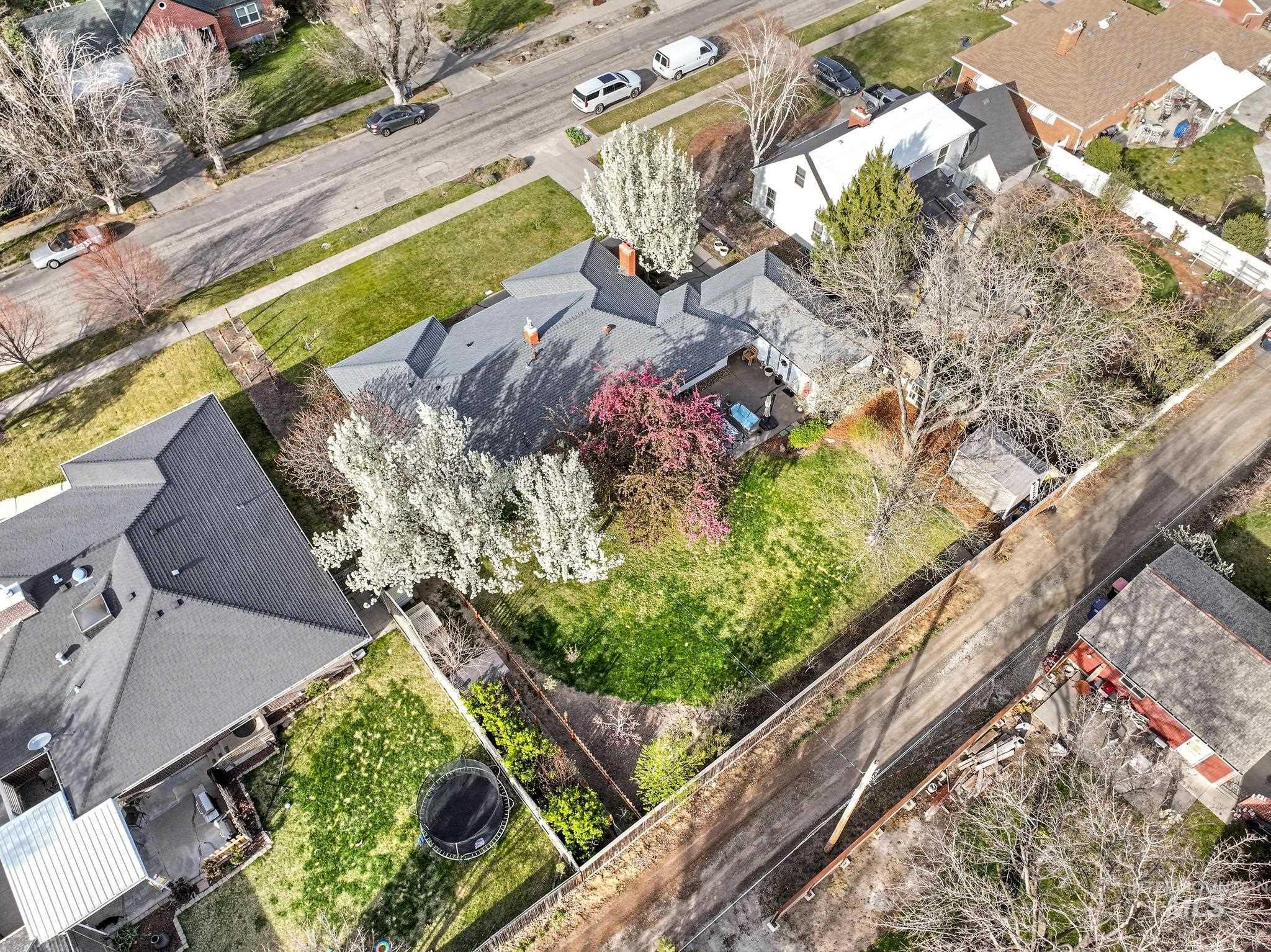 1532 11th Ave E, Twin Falls, Idaho 83301, 5 Bedrooms, 3 Bathrooms, Residential For Sale, Price $479,900, 98979941