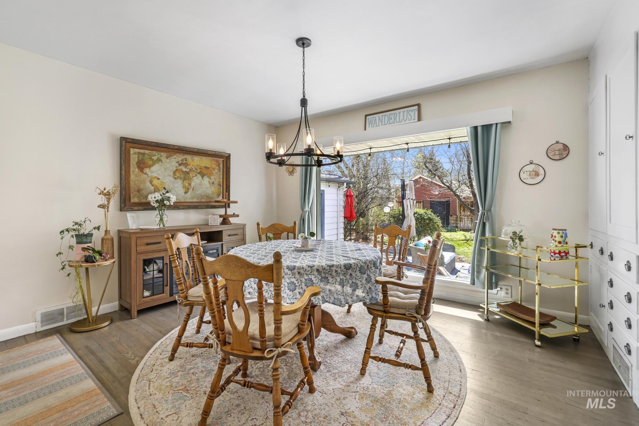 1532 11th Ave E, Twin Falls, Idaho 83301, 5 Bedrooms, 3 Bathrooms, Residential For Sale, Price $479,900, 98979941