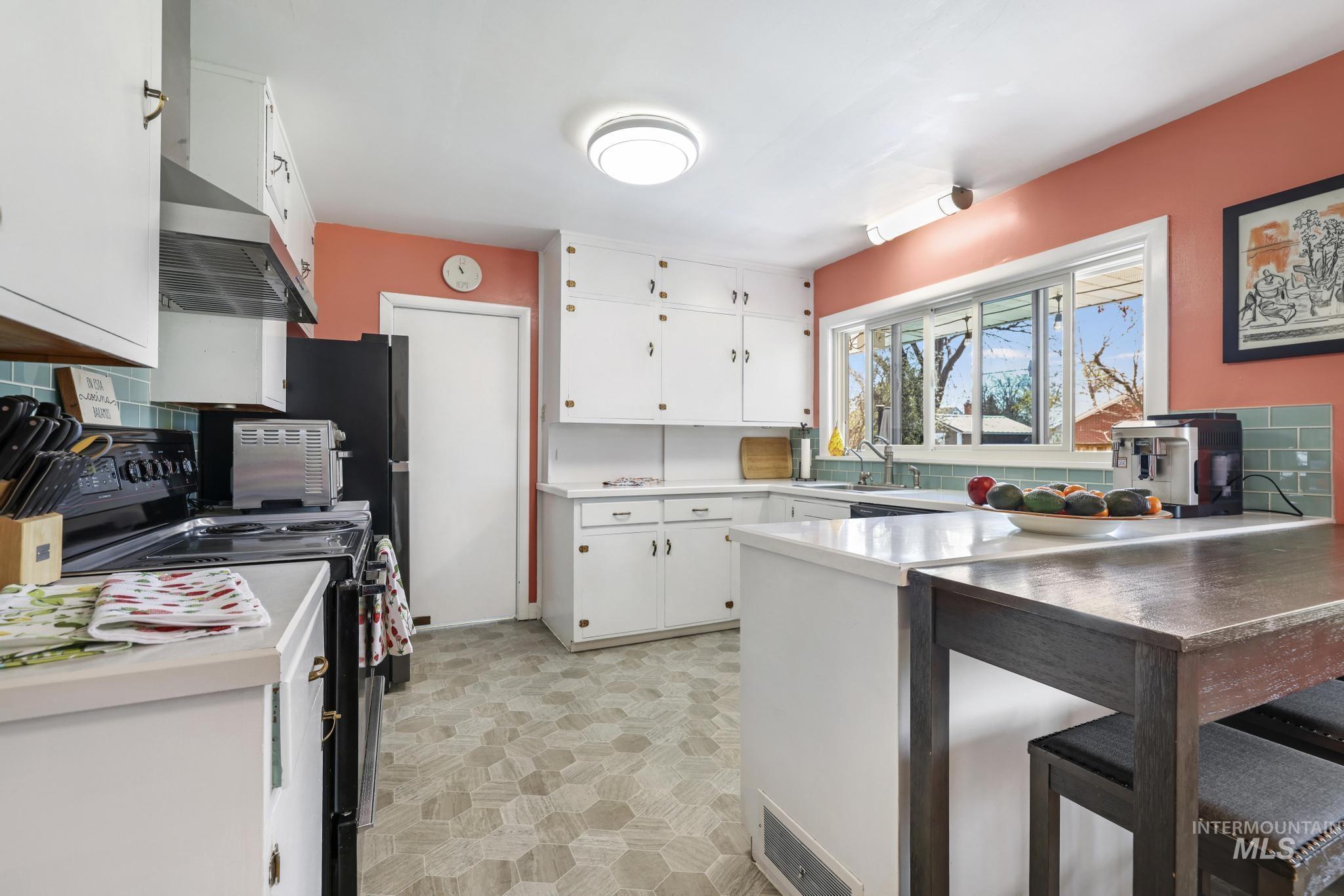 1532 11th Ave E, Twin Falls, Idaho 83301, 5 Bedrooms, 3 Bathrooms, Residential For Sale, Price $479,900, 98979941