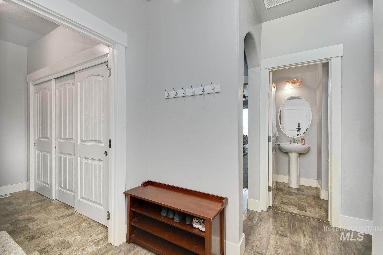 1288 Big Horn Court, Middleton, Idaho 83644, 3 Bedrooms, 2.5 Bathrooms, Residential For Sale, Price $609,000, 98979943