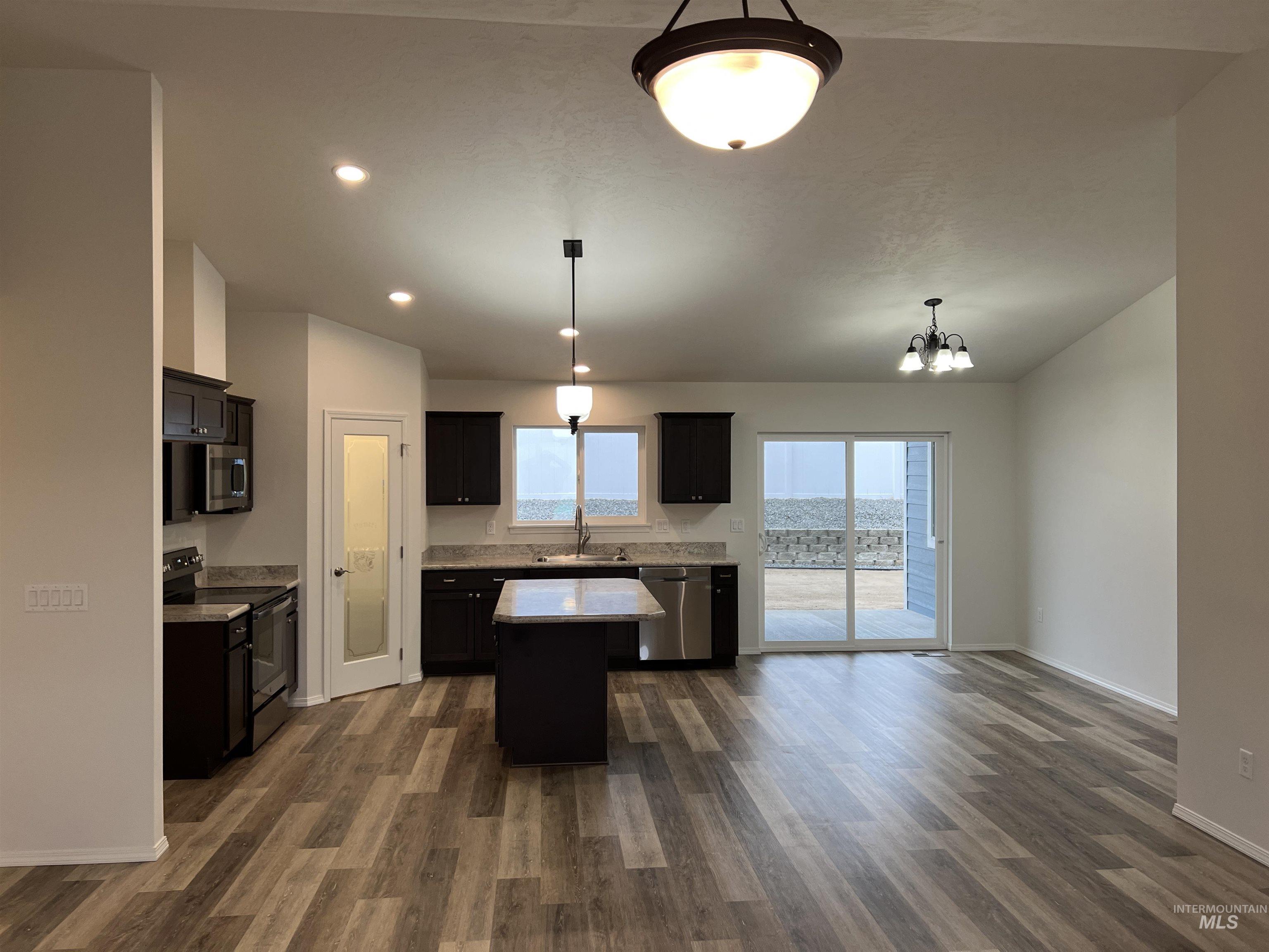 1743 Yellowstone Ct, Lewiston, Idaho 83501, 3 Bedrooms, 2 Bathrooms, Residential For Sale, Price $443,900, 98979944