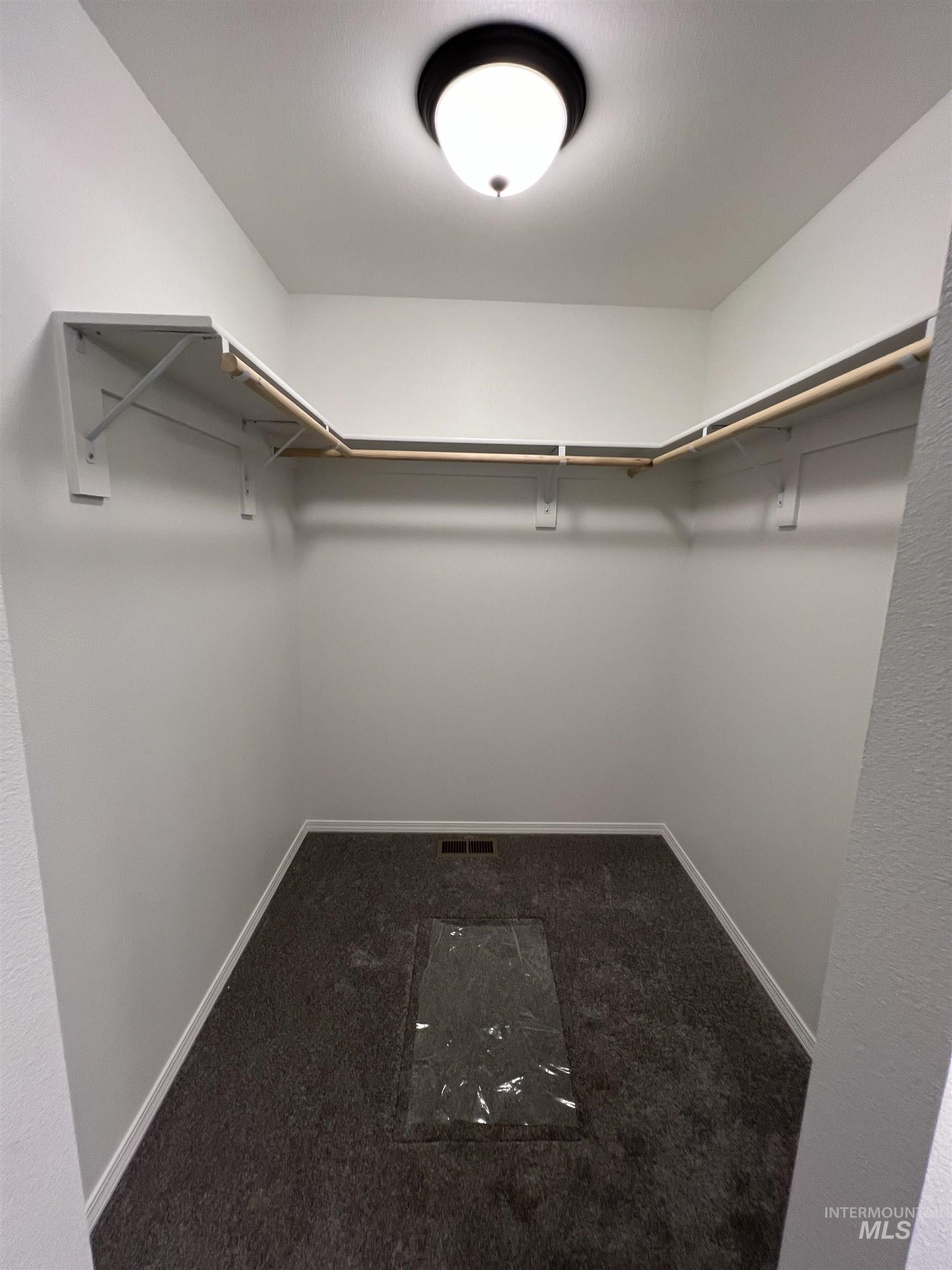 1743 Yellowstone Ct, Lewiston, Idaho 83501, 3 Bedrooms, 2 Bathrooms, Residential For Sale, Price $443,900, 98979944