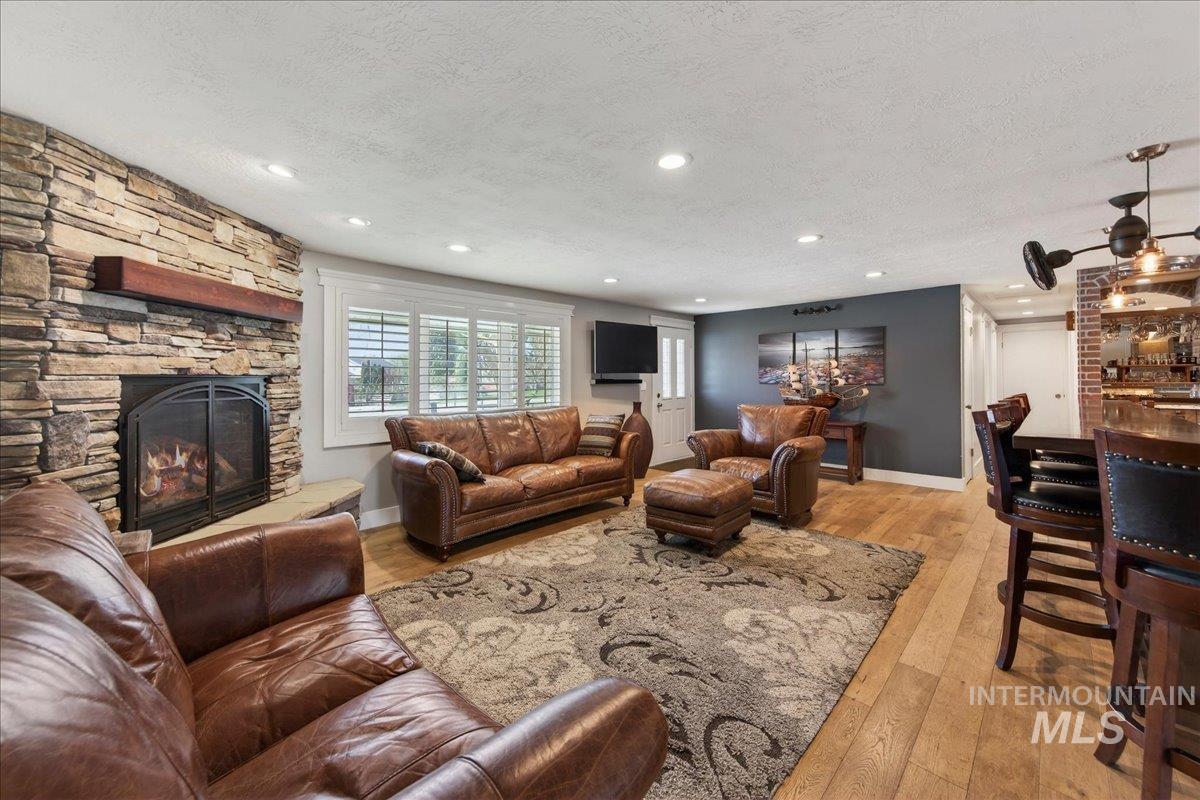 4230 N Patriot Cir, Meridian, Idaho 83646, 3 Bedrooms, 2 Bathrooms, Residential For Sale, Price $879,000, 98979949