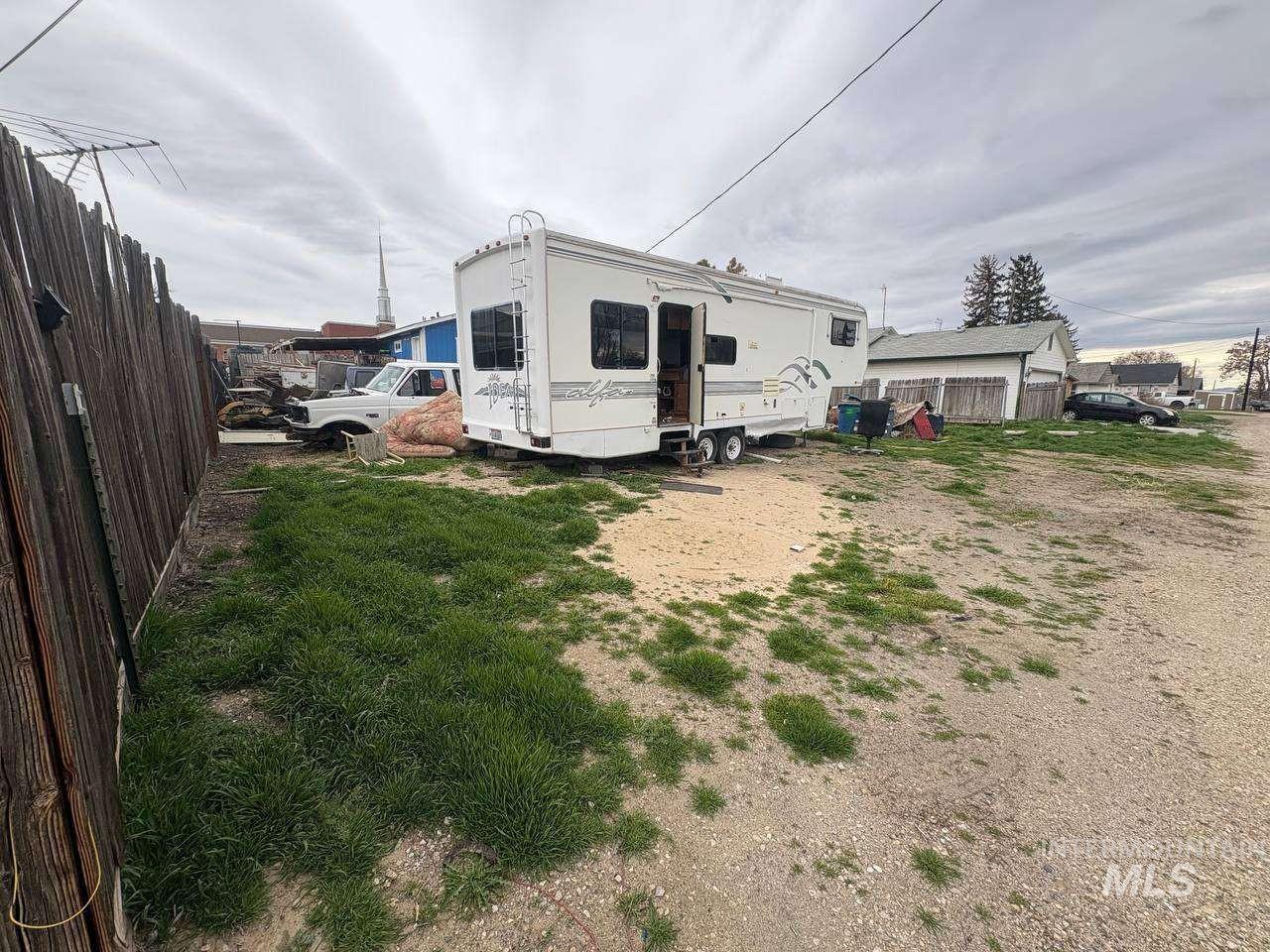 111 Randolph DR, Melba, Idaho 83641, 2 Bedrooms, 1 Bathroom, Residential For Sale, Price $268,000,MLS 98979950