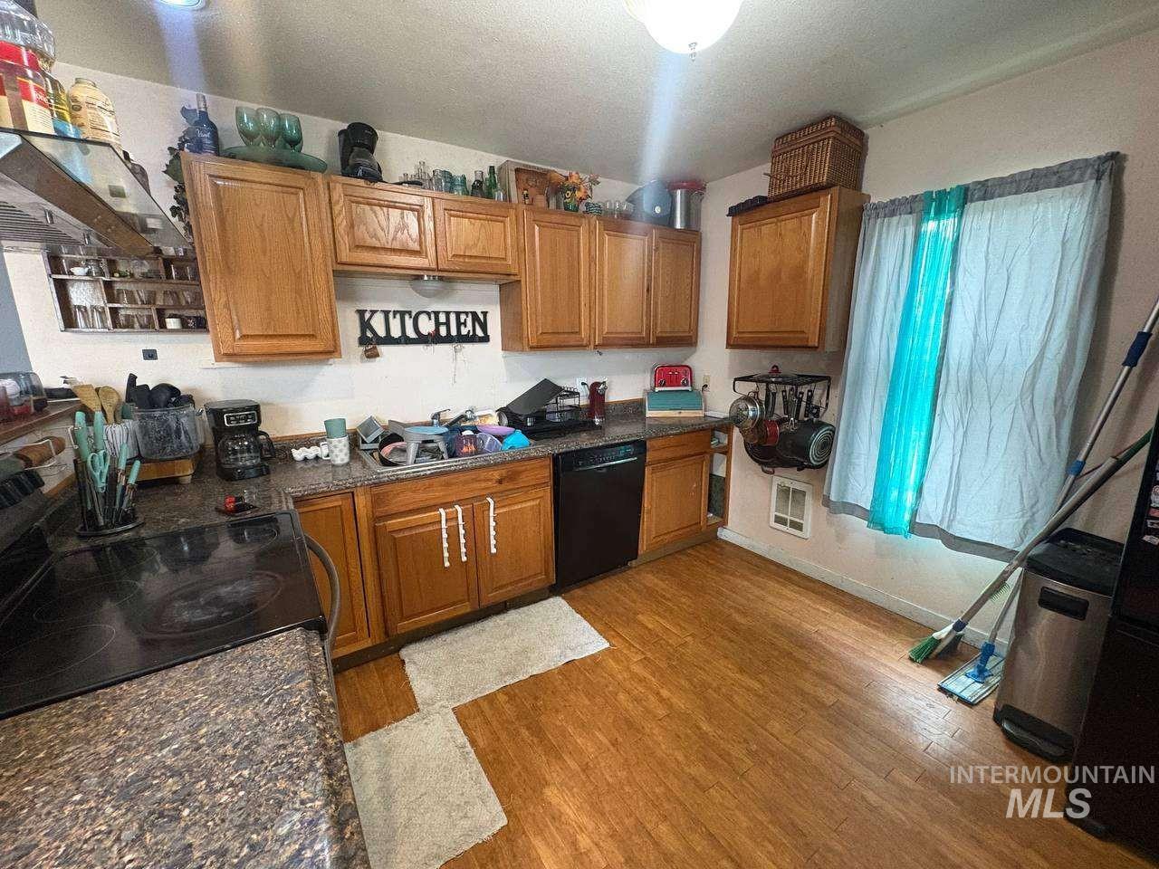 111 Randolph DR, Melba, Idaho 83641, 2 Bedrooms, 1 Bathroom, Residential For Sale, Price $268,000,MLS 98979950