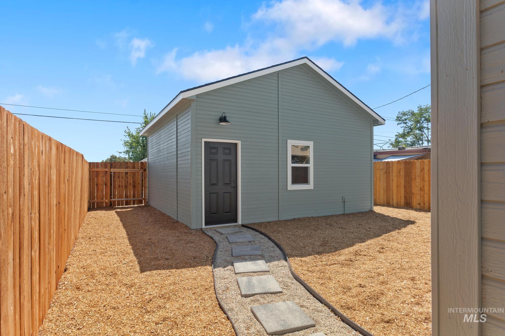 521 E Idaho Ave, Meridian, Idaho 83642, 4 Bedrooms, 3 Bathrooms, Residential For Sale, Price $509,900, 98979952