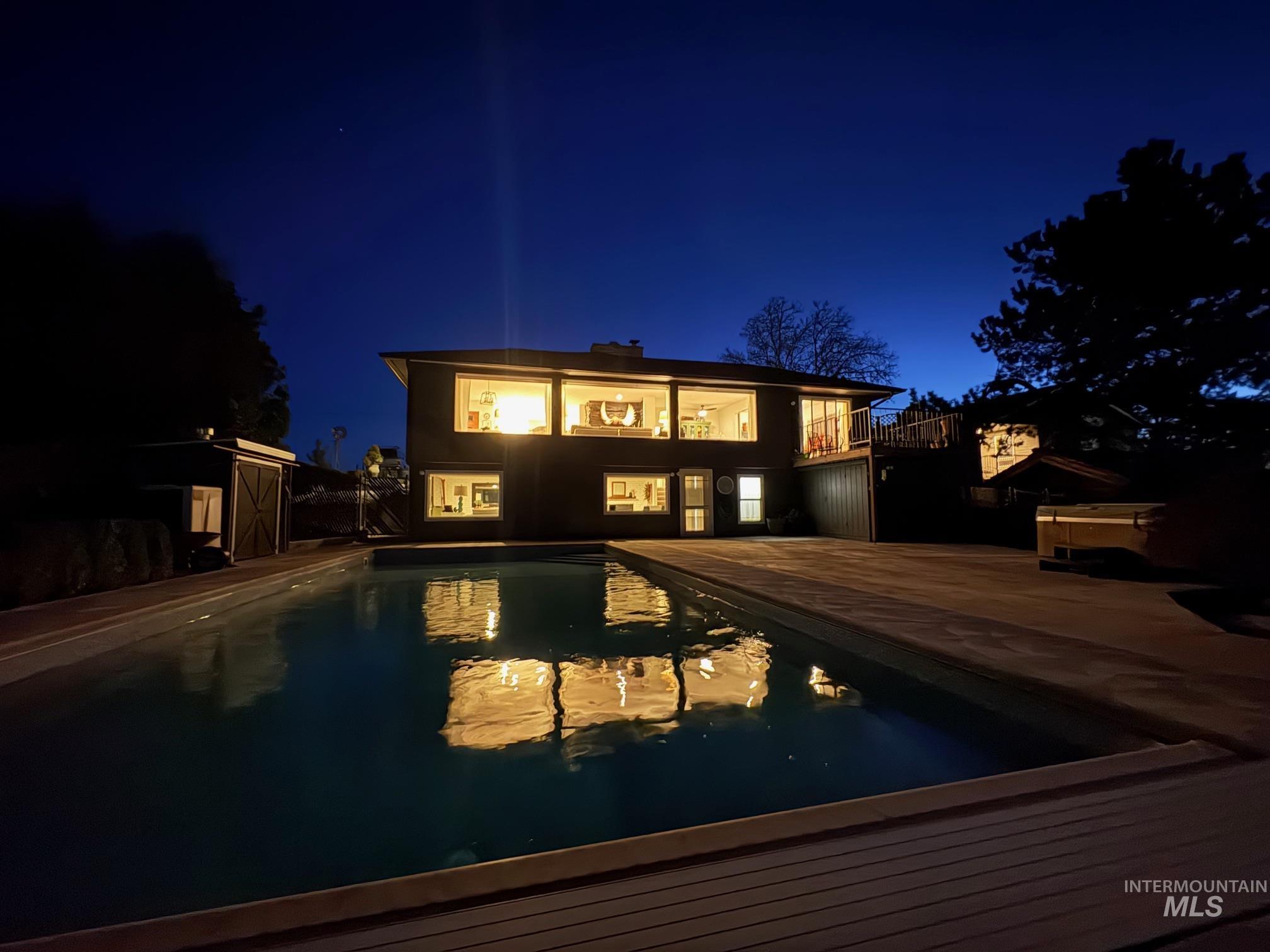 1744 Valleyview Drive, Clarkston, Washington 99403, 5 Bedrooms, 3.5 Bathrooms, Residential For Sale, Price $878,000, 98979953