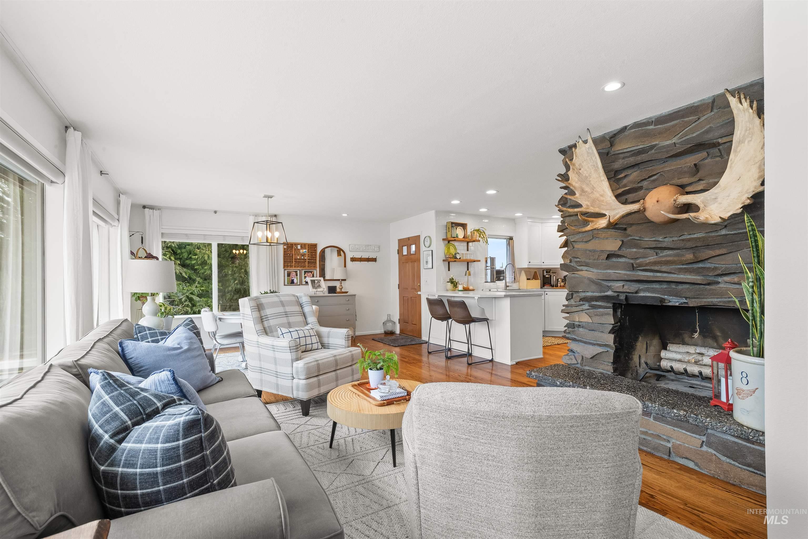 1744 Valleyview Drive, Clarkston, Washington 99403, 5 Bedrooms, 3.5 Bathrooms, Residential For Sale, Price $878,000, 98979953