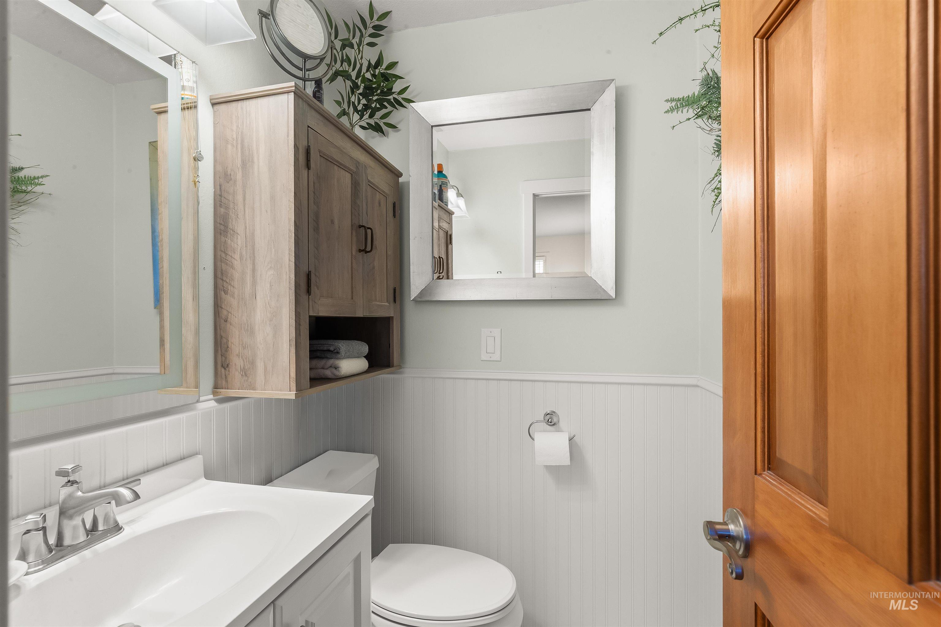 1744 Valleyview Drive, Clarkston, Washington 99403, 5 Bedrooms, 3.5 Bathrooms, Residential For Sale, Price $878,000, 98979953