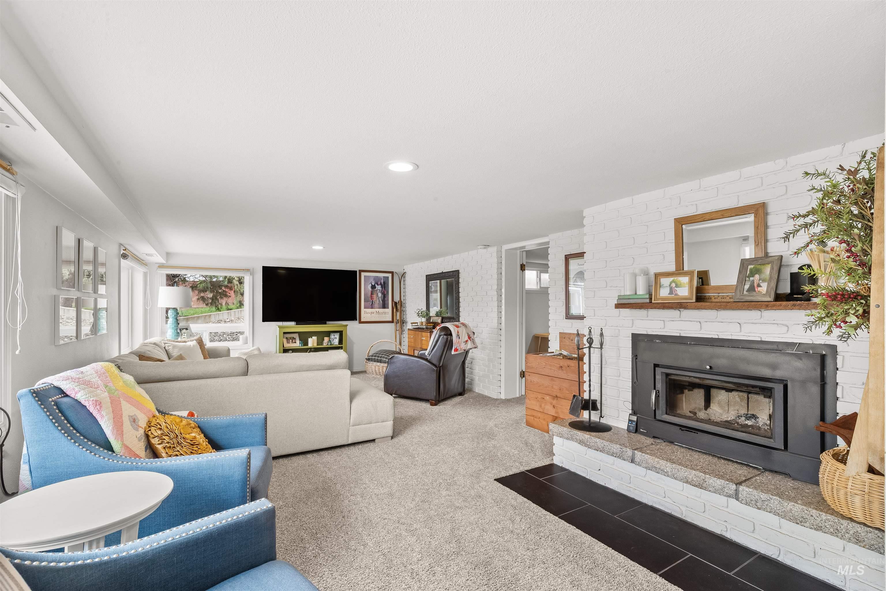 1744 Valleyview Drive, Clarkston, Washington 99403, 5 Bedrooms, 3.5 Bathrooms, Residential For Sale, Price $878,000, 98979953