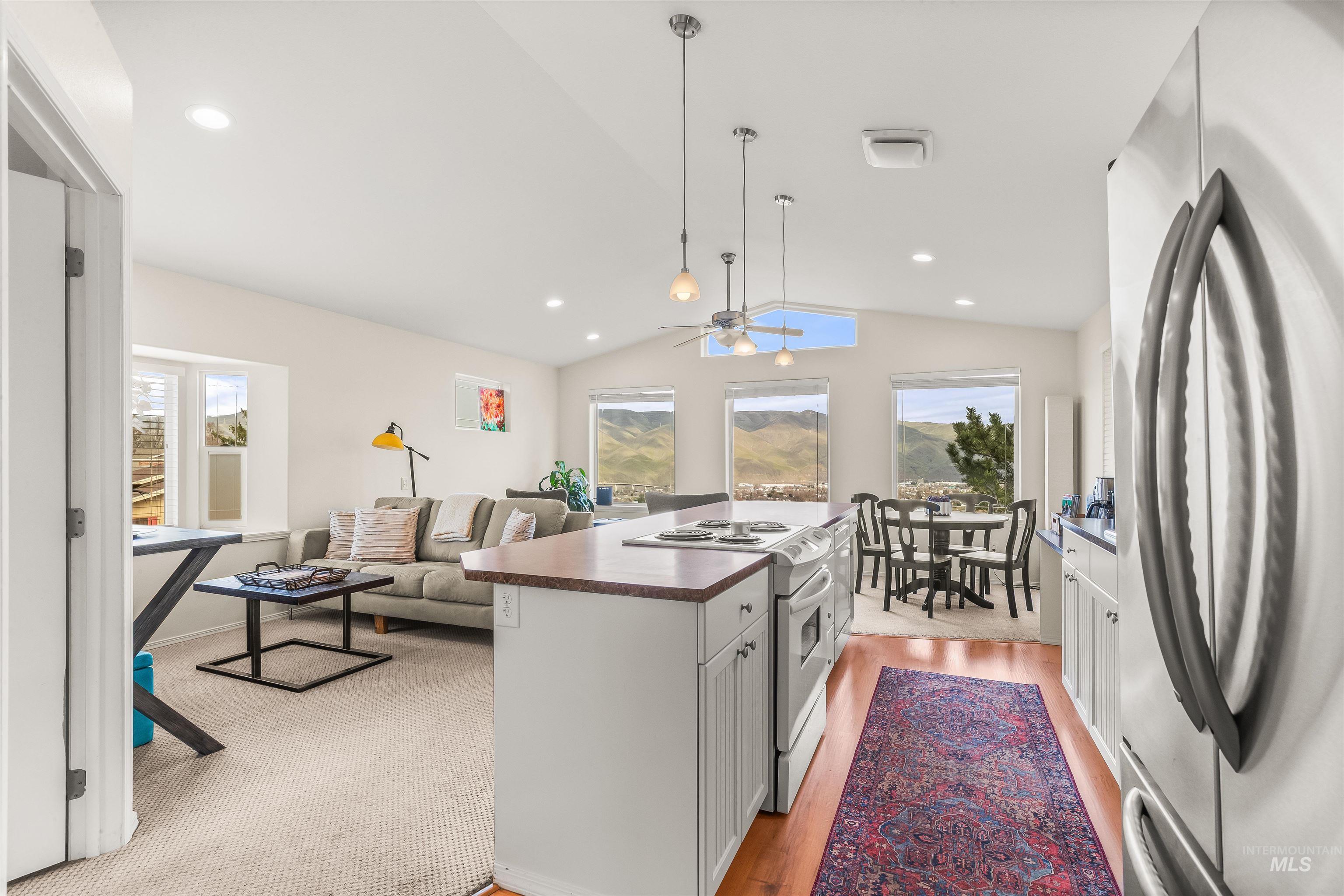 1744 Valleyview Drive, Clarkston, Washington 99403, 5 Bedrooms, 3.5 Bathrooms, Residential For Sale, Price $878,000, 98979953