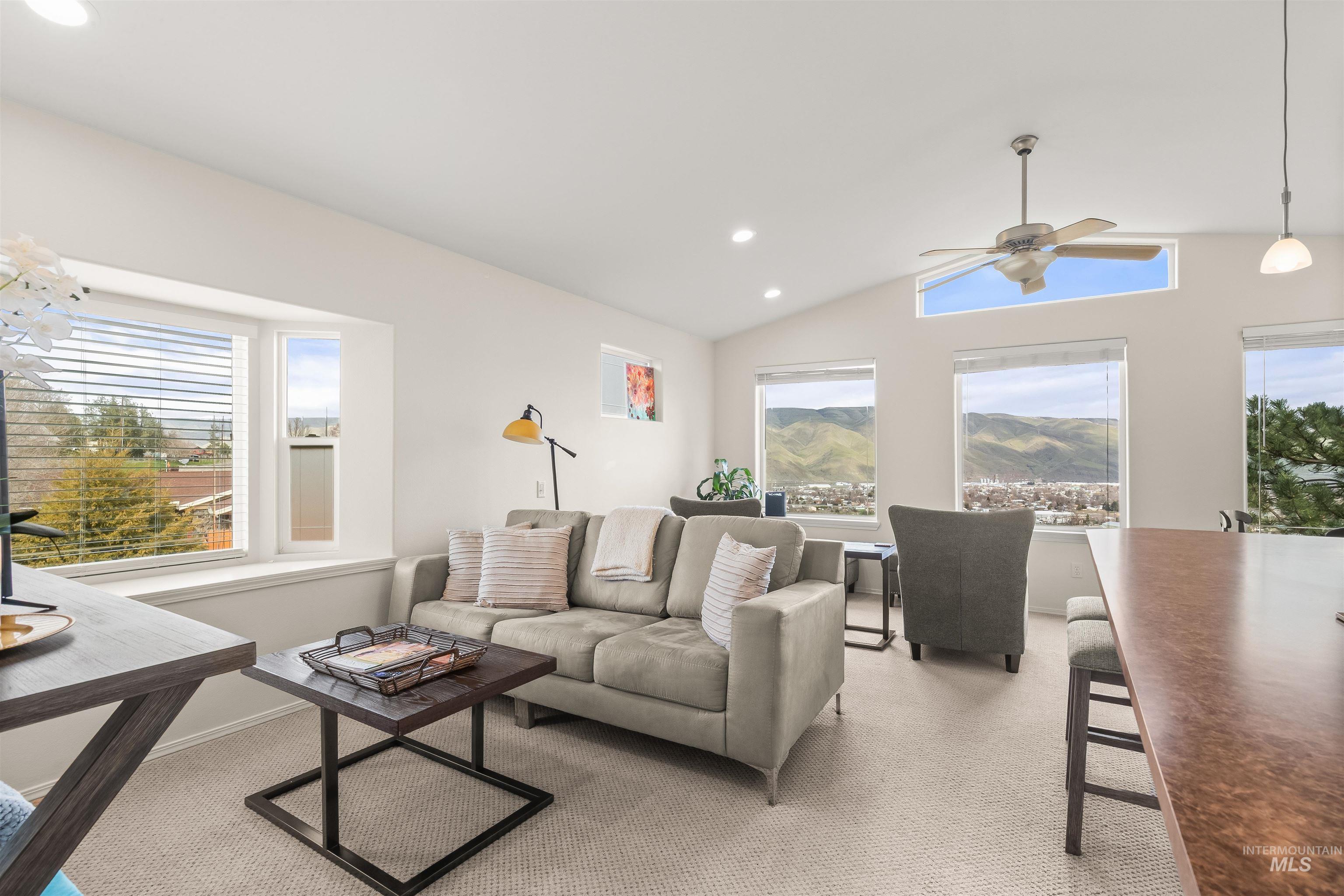 1744 Valleyview Drive, Clarkston, Washington 99403, 5 Bedrooms, 3.5 Bathrooms, Residential For Sale, Price $878,000, 98979953