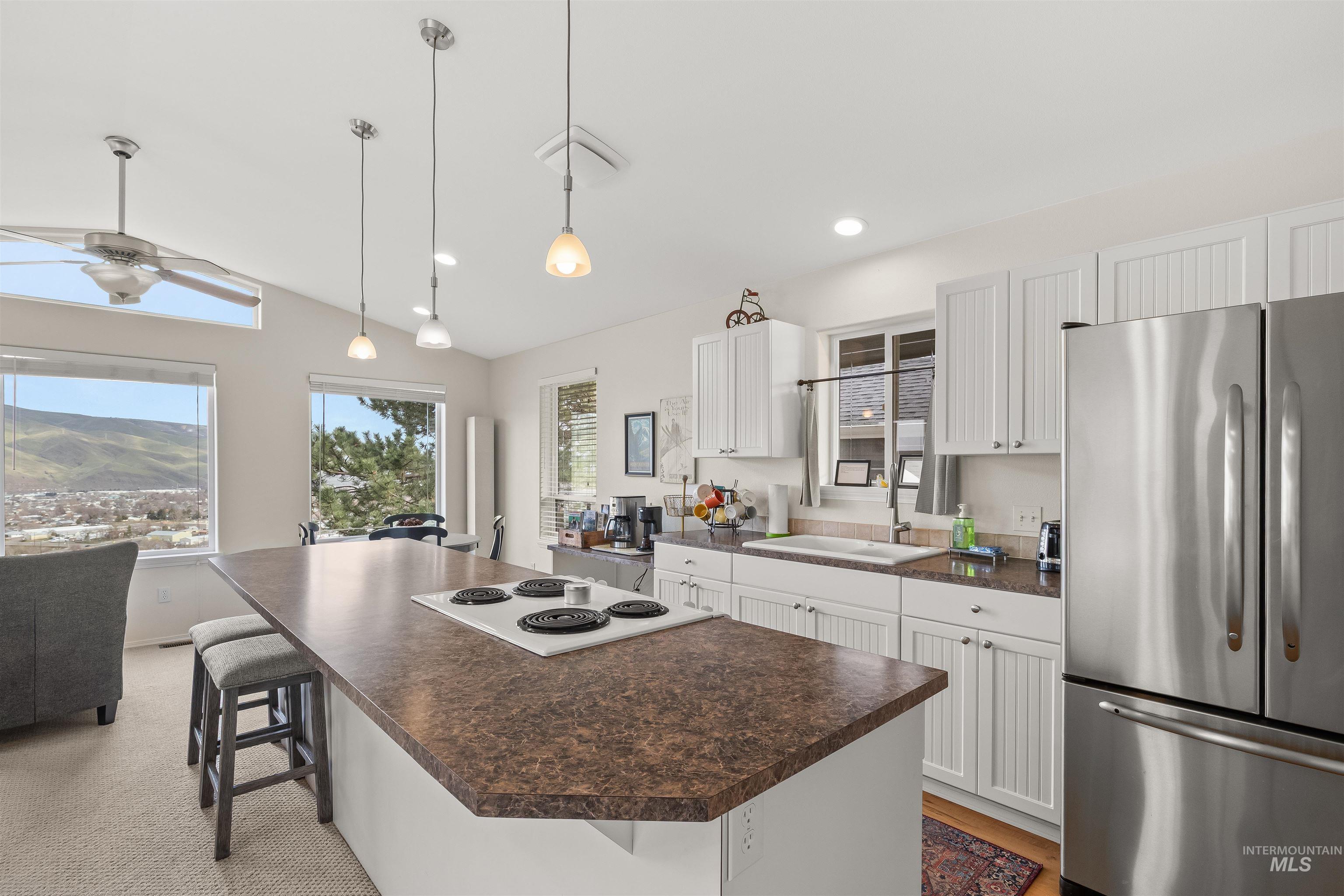 1744 Valleyview Drive, Clarkston, Washington 99403, 5 Bedrooms, 3.5 Bathrooms, Residential For Sale, Price $878,000, 98979953