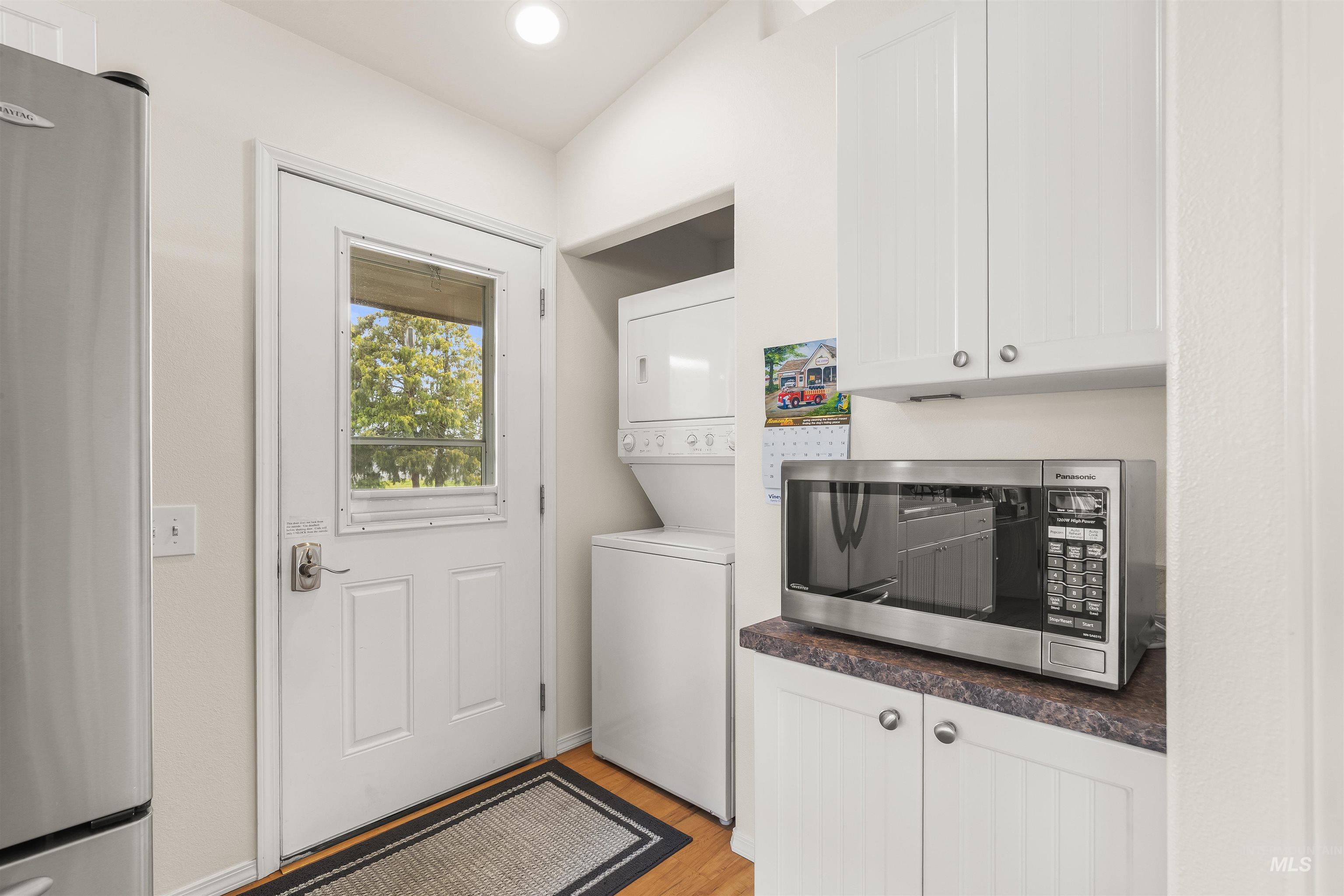 1744 Valleyview Drive, Clarkston, Washington 99403, 5 Bedrooms, 3.5 Bathrooms, Residential For Sale, Price $878,000, 98979953