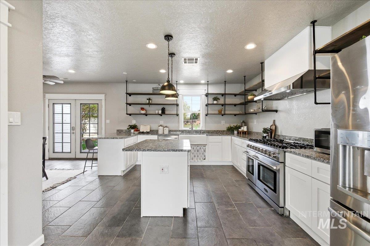 1750 American Legion Blvd, Mountain Home, Idaho 83647-3132, 3 Bedrooms, 2.5 Bathrooms, Residential For Sale, Price $424,900, 98979964