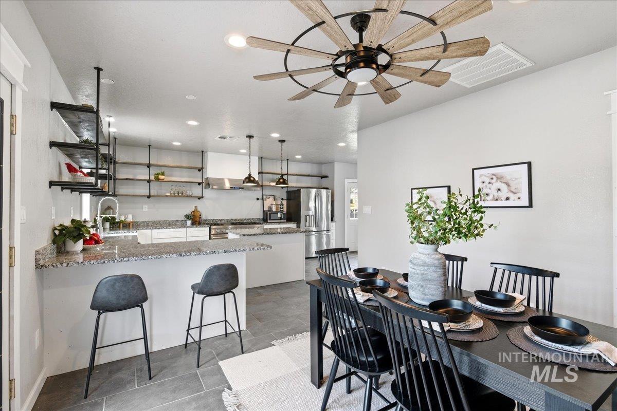 1750 American Legion Blvd, Mountain Home, Idaho 83647-3132, 3 Bedrooms, 2 Bathrooms, Residential For Sale, Price $475,000,MLS 98979964