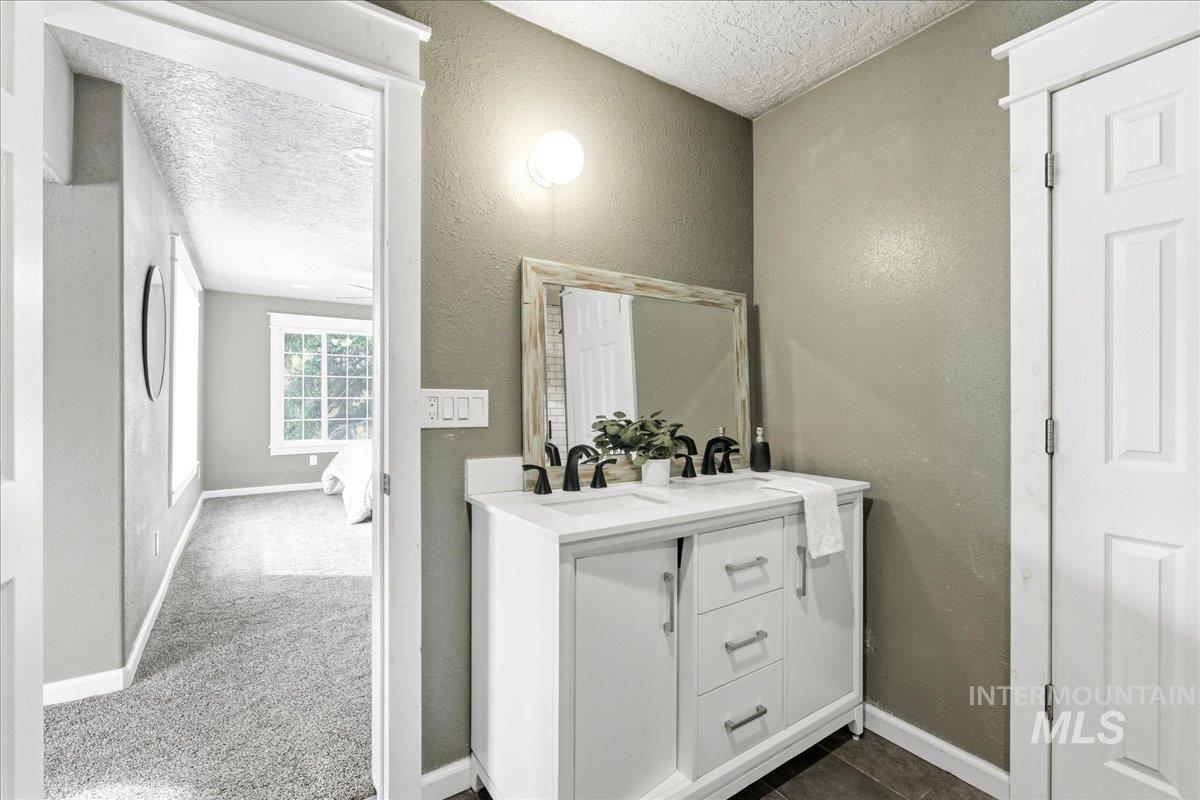 1750 American Legion Blvd, Mountain Home, Idaho 83647-3132, 3 Bedrooms, 2 Bathrooms, Residential For Sale, Price $475,000,MLS 98979964