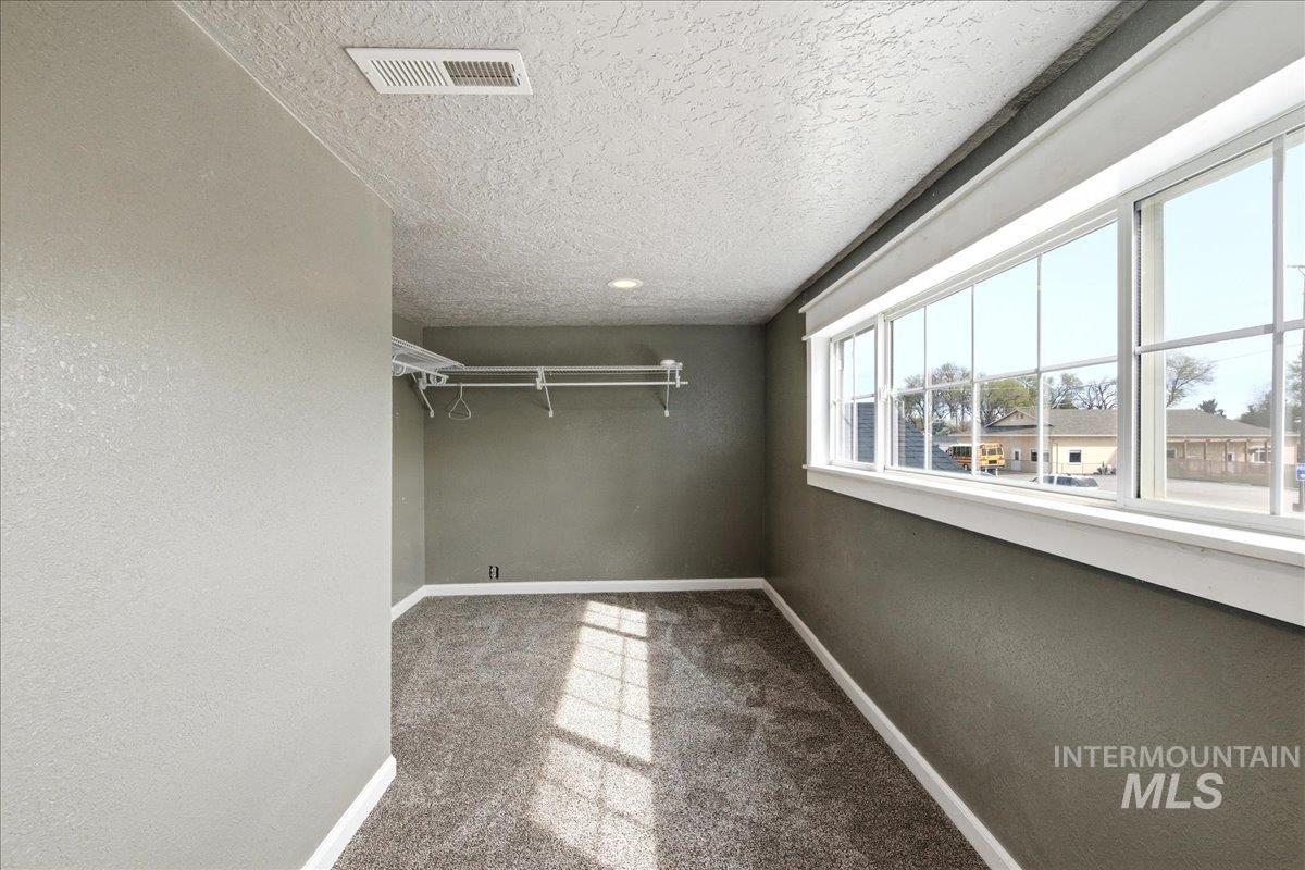 1750 American Legion Blvd, Mountain Home, Idaho 83647-3132, 3 Bedrooms, 2 Bathrooms, Residential For Sale, Price $475,000,MLS 98979964