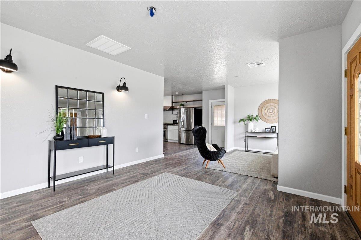 1750 American Legion Blvd, Mountain Home, Idaho 83647-3132, 3 Bedrooms, 2 Bathrooms, Residential For Sale, Price $475,000,MLS 98979964