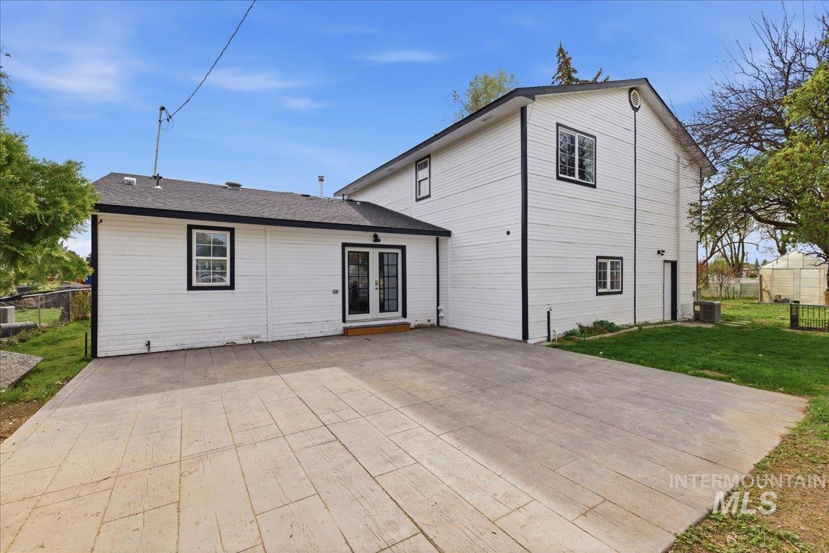 1750 American Legion Blvd, Mountain Home, Idaho 83647-3132, 3 Bedrooms, 2 Bathrooms, Residential For Sale, Price $475,000,MLS 98979964