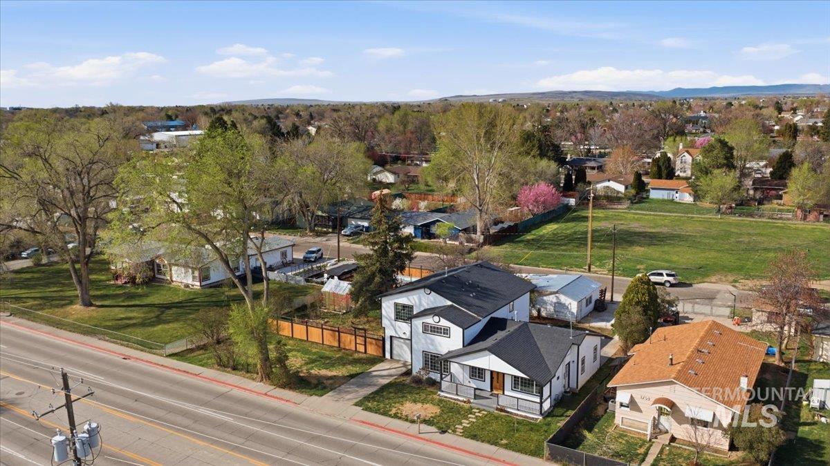 1750 American Legion Blvd, Mountain Home, Idaho 83647-3132, 3 Bedrooms, 2 Bathrooms, Residential For Sale, Price $475,000,MLS 98979964