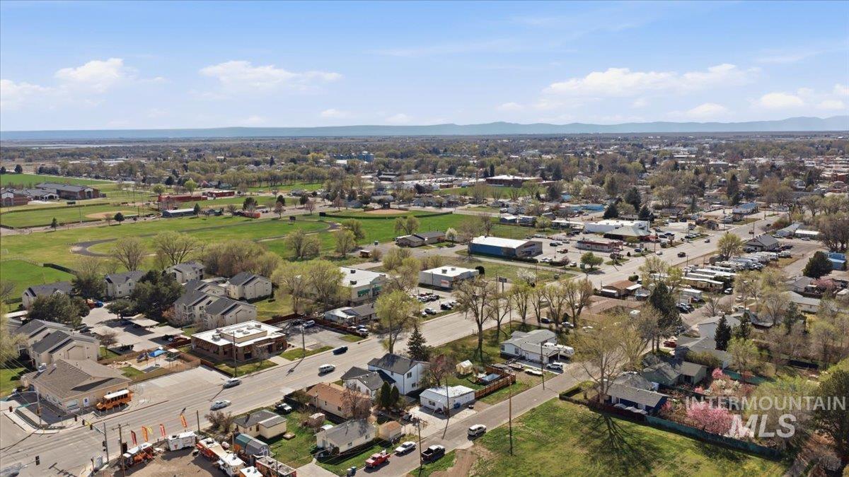 1750 American Legion Blvd, Mountain Home, Idaho 83647-3132, 3 Bedrooms, 2 Bathrooms, Residential For Sale, Price $475,000,MLS 98979964