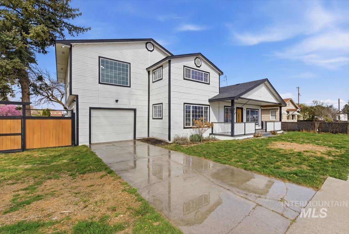 1750 American Legion Blvd, Mountain Home, Idaho 83647-3132, 3 Bedrooms, 2 Bathrooms, Residential For Sale, Price $475,000,MLS 98979964