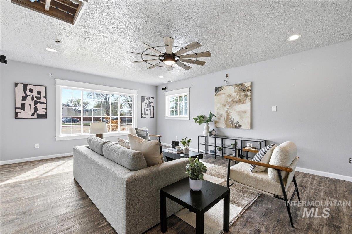 1750 American Legion Blvd, Mountain Home, Idaho 83647-3132, 3 Bedrooms, 2 Bathrooms, Residential For Sale, Price $475,000,MLS 98979964