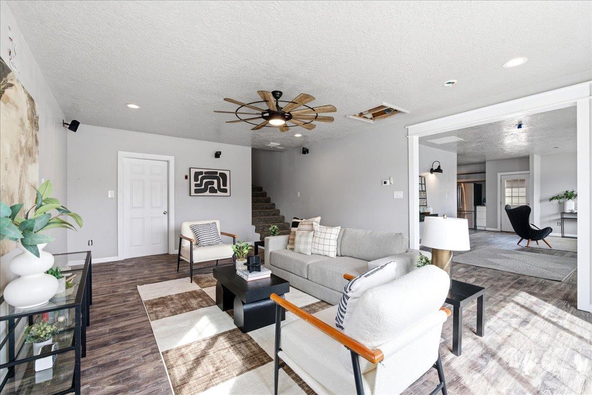 1750 American Legion Blvd, Mountain Home, Idaho 83647-3132, 3 Bedrooms, 2 Bathrooms, Residential For Sale, Price $475,000,MLS 98979964