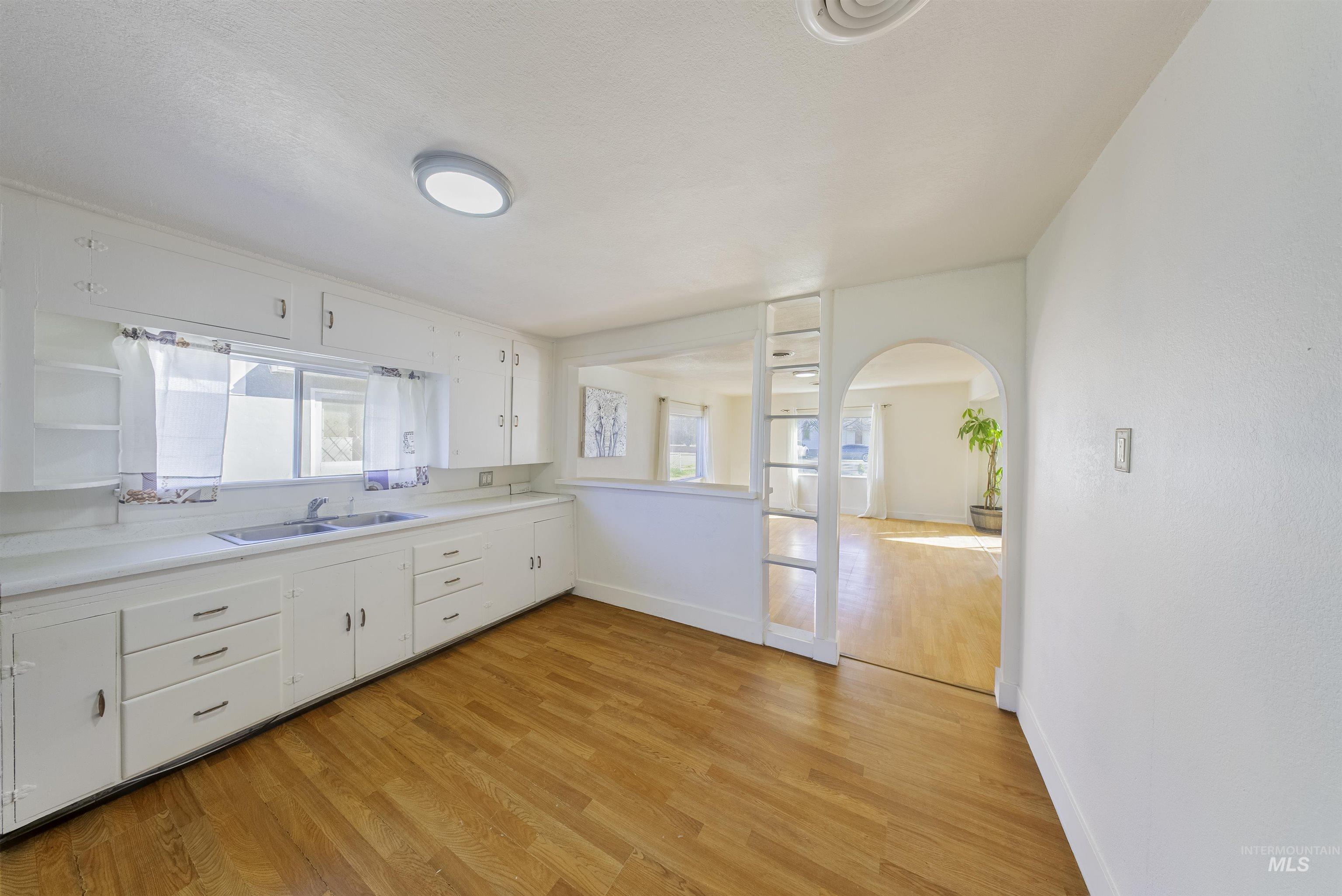 108 SW Park Ave., New Plymouth, Idaho 83655, 3 Bedrooms, 1 Bathroom, Residential For Sale, Price $249,990,MLS 98979968