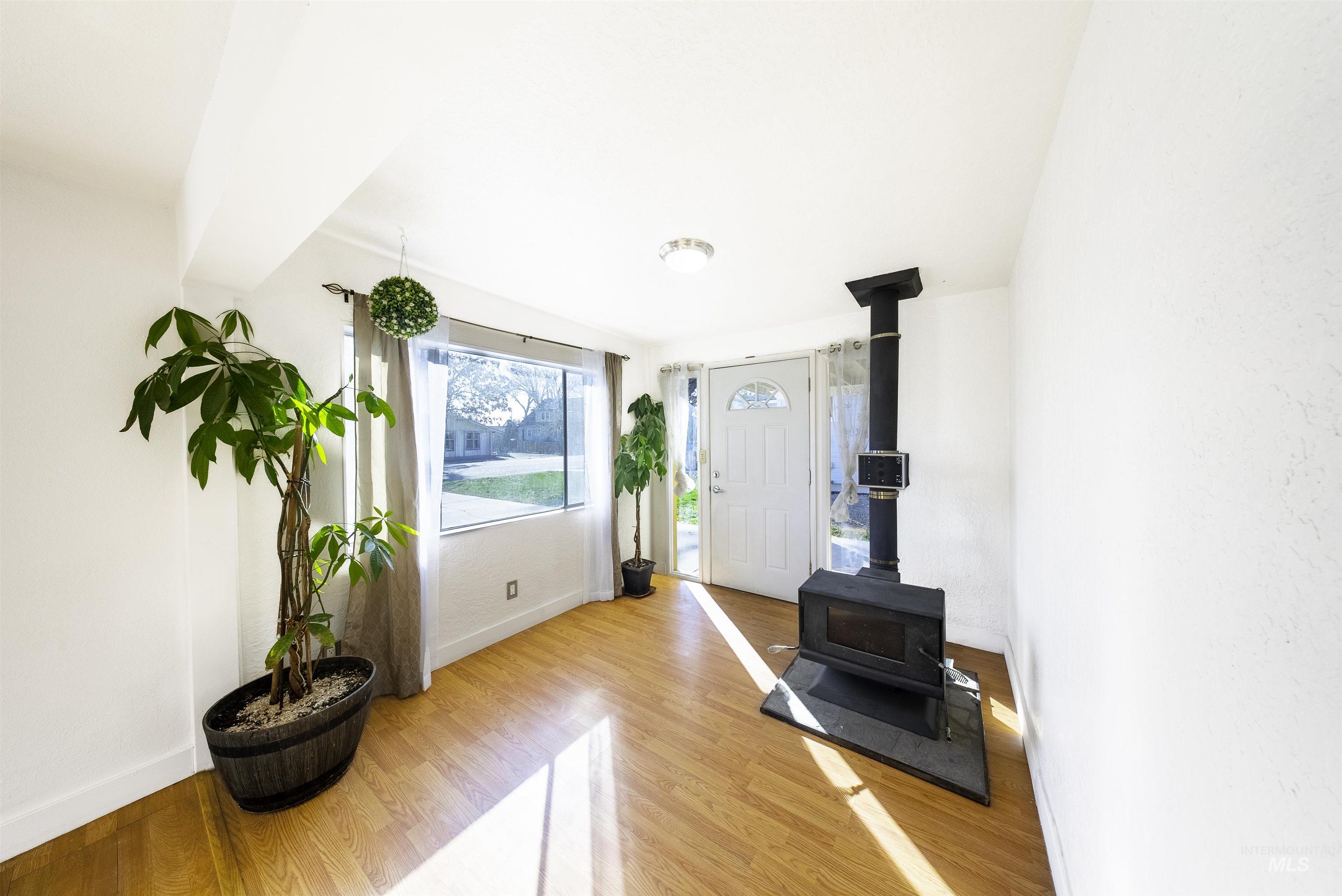 108 SW Park Ave., New Plymouth, Idaho 83655, 3 Bedrooms, 1 Bathroom, Residential For Sale, Price $249,990,MLS 98979968