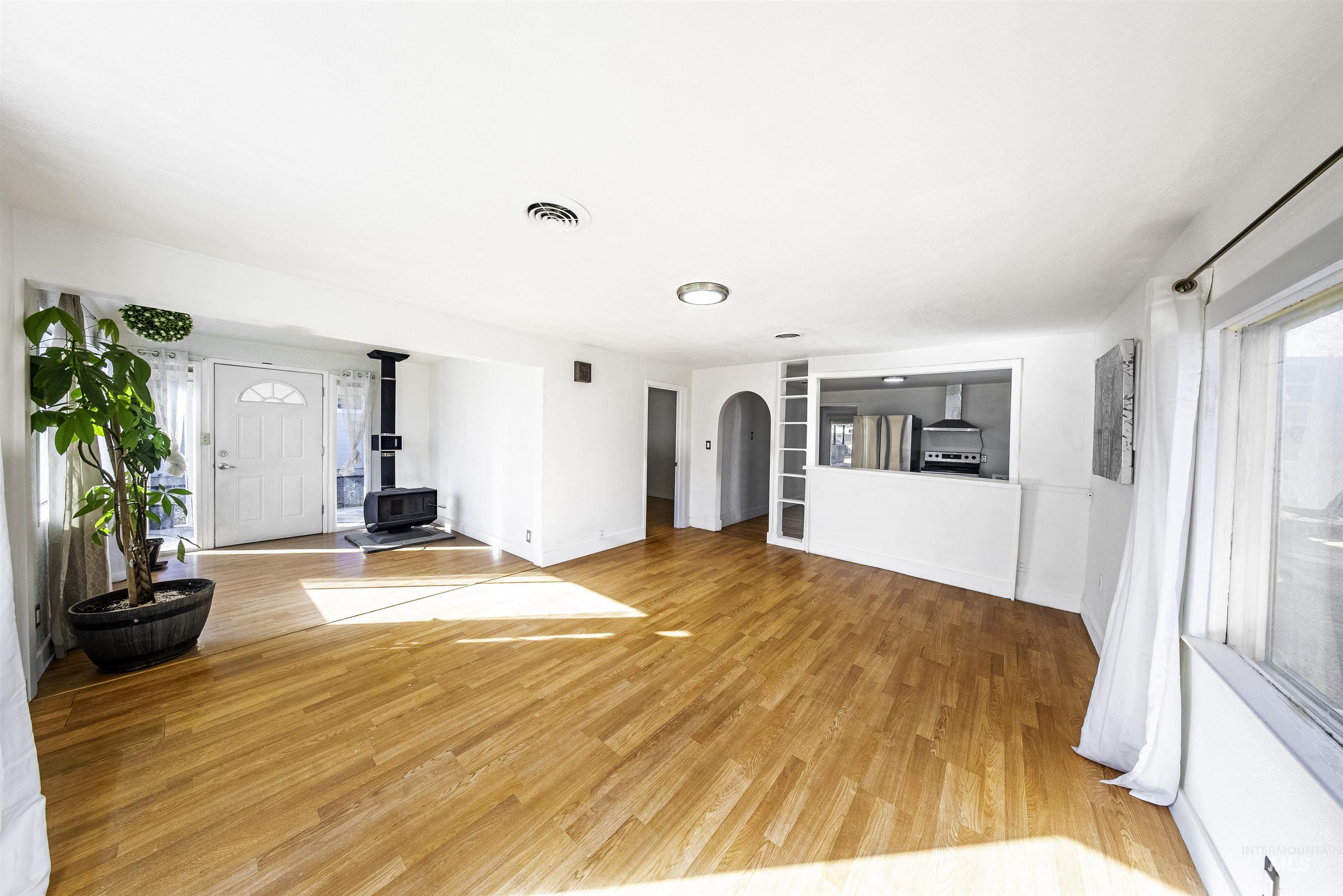 108 SW Park Ave., New Plymouth, Idaho 83655, 3 Bedrooms, 1 Bathroom, Residential For Sale, Price $249,990,MLS 98979968