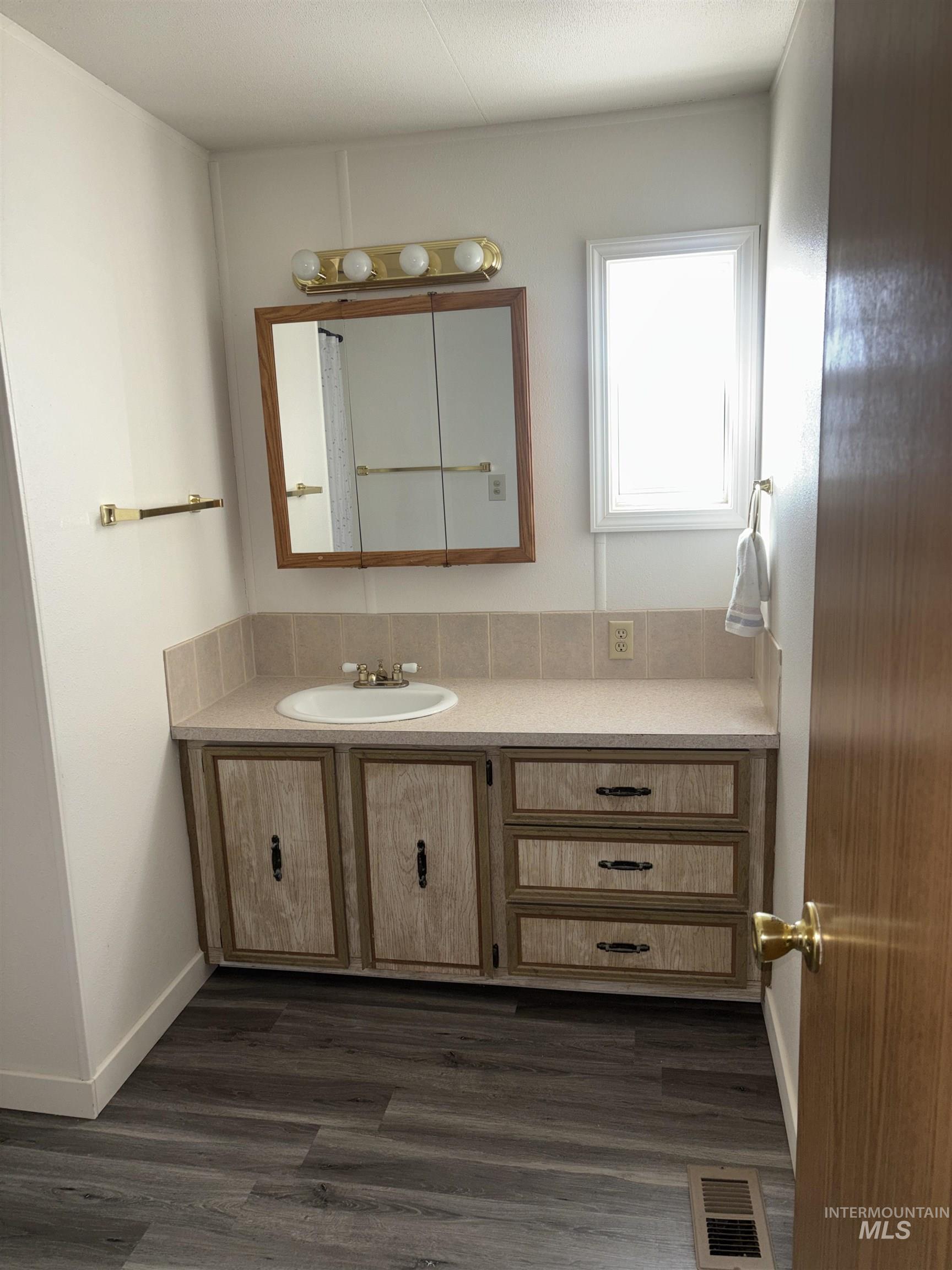 1715 W. Flamingo Ave., Nampa, Idaho 83651, 3 Bedrooms, 2 Bathrooms, Residential For Sale, Price $89,900, 98979969