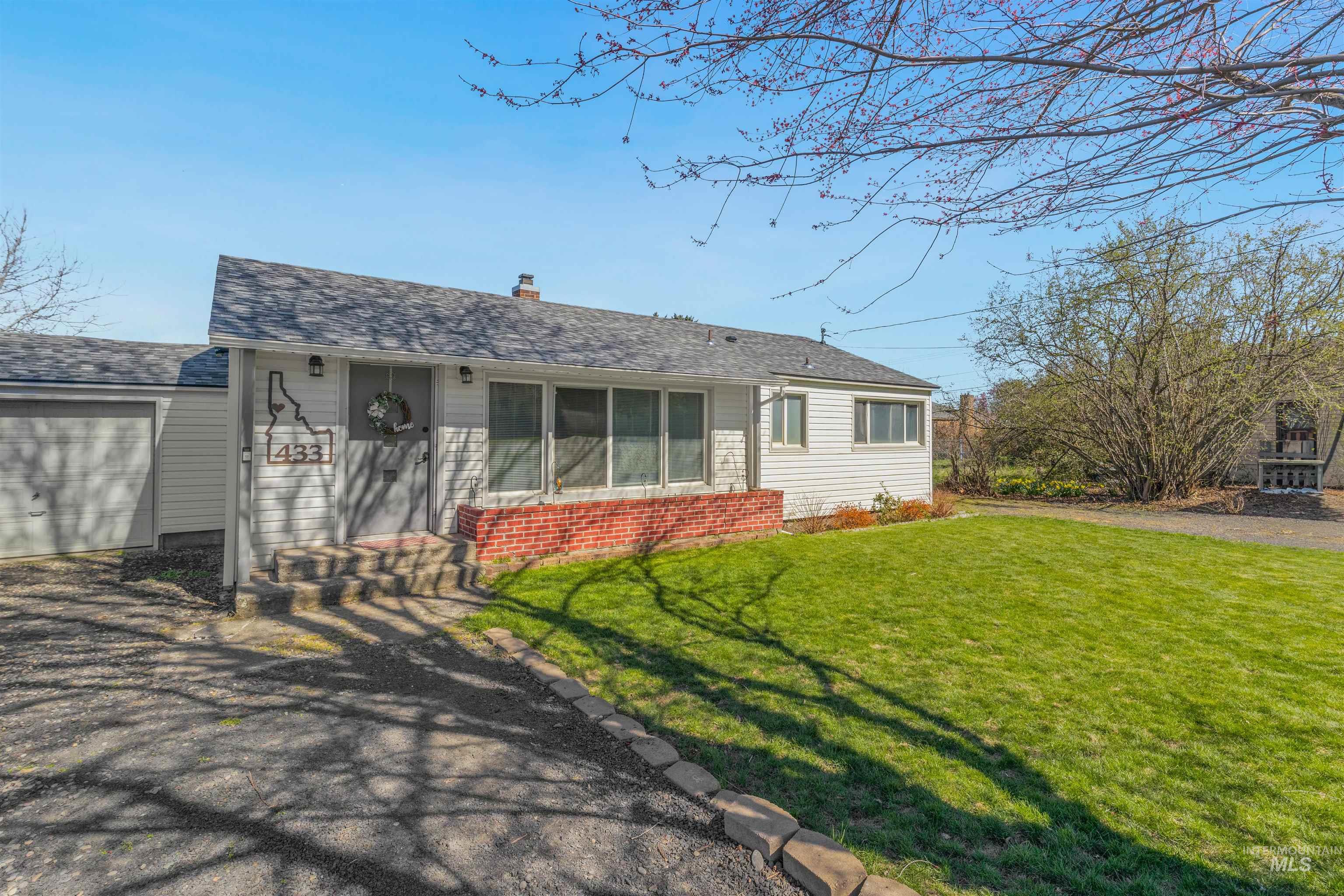 433 Park Avenue, Lewiston, Idaho 83501, 3 Bedrooms, 1 Bathroom, Residential For Sale, Price $298,000,MLS 98979971