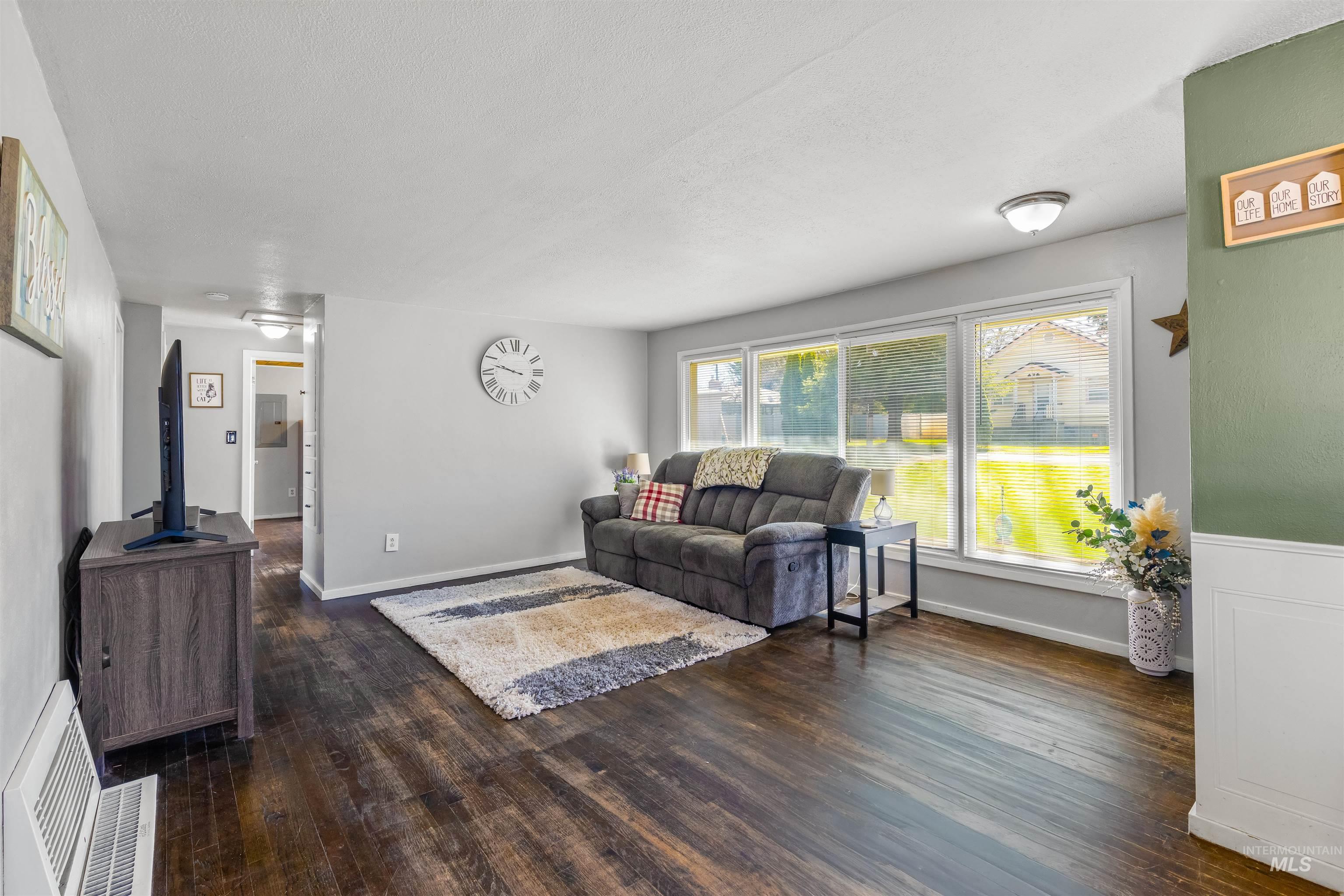 433 Park Avenue, Lewiston, Idaho 83501, 3 Bedrooms, 1 Bathroom, Residential For Sale, Price $298,000,MLS 98979971