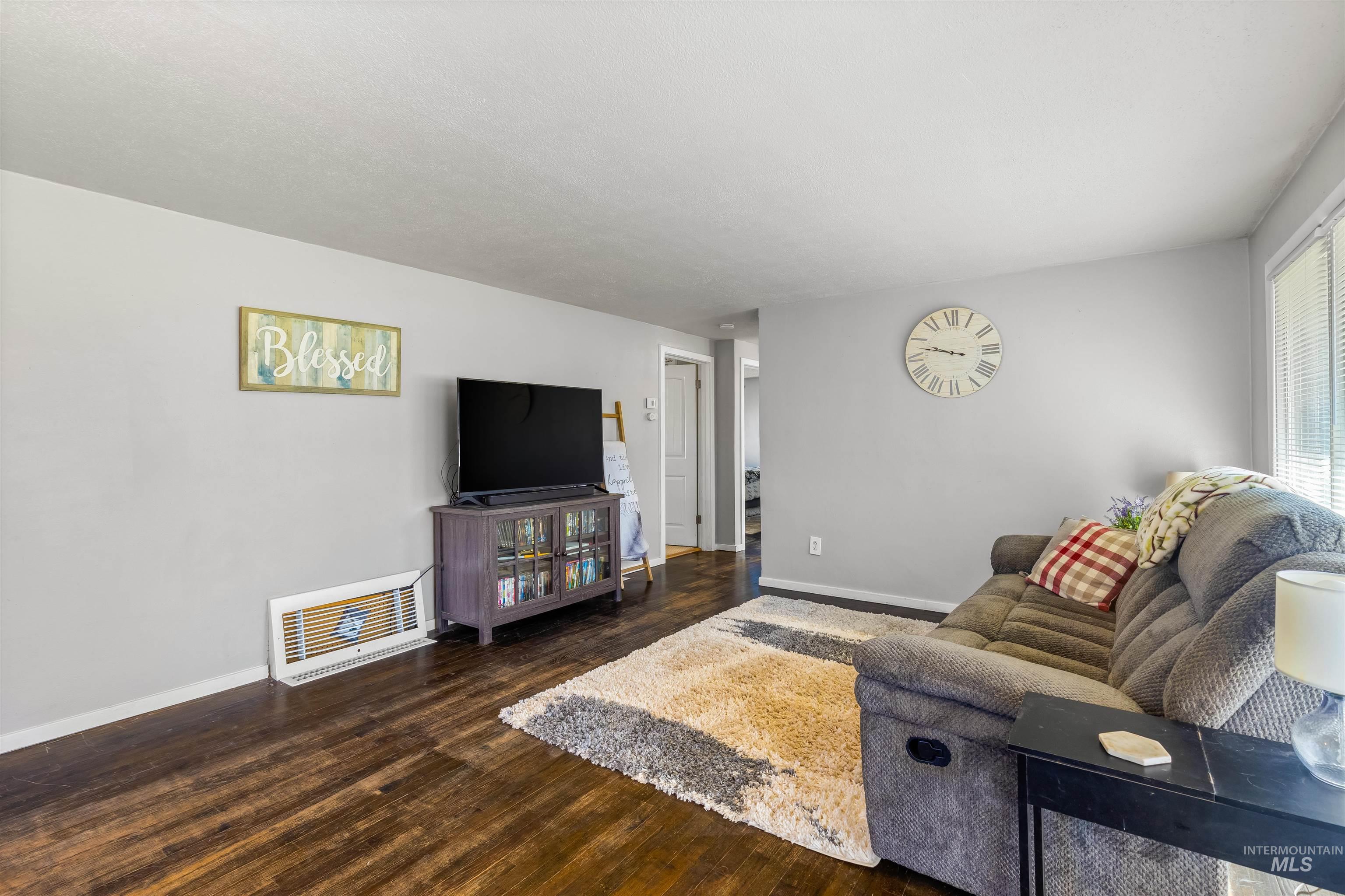 433 Park Avenue, Lewiston, Idaho 83501, 3 Bedrooms, 1 Bathroom, Residential For Sale, Price $298,000,MLS 98979971