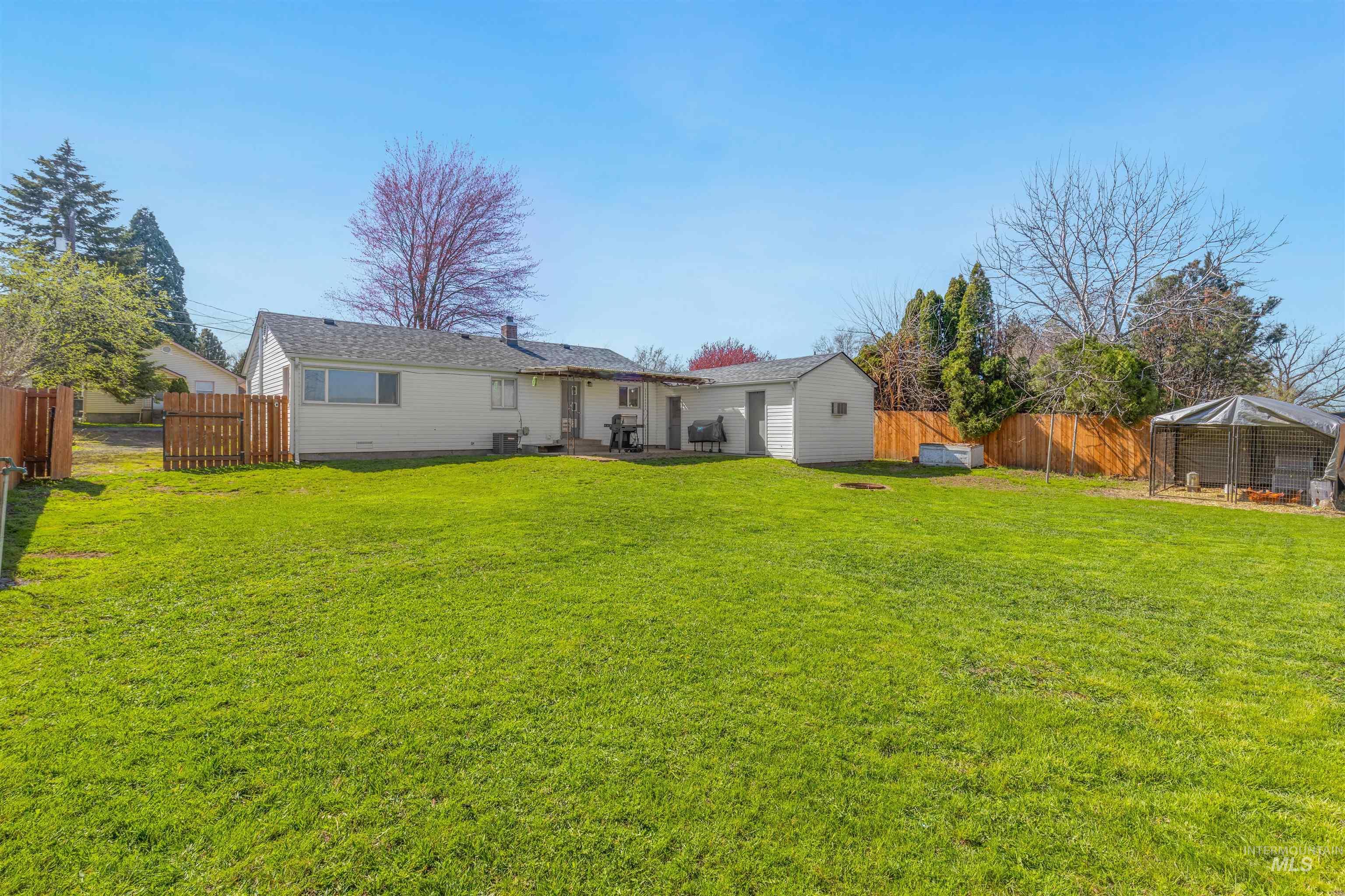 433 Park Avenue, Lewiston, Idaho 83501, 3 Bedrooms, 1 Bathroom, Residential For Sale, Price $298,000,MLS 98979971