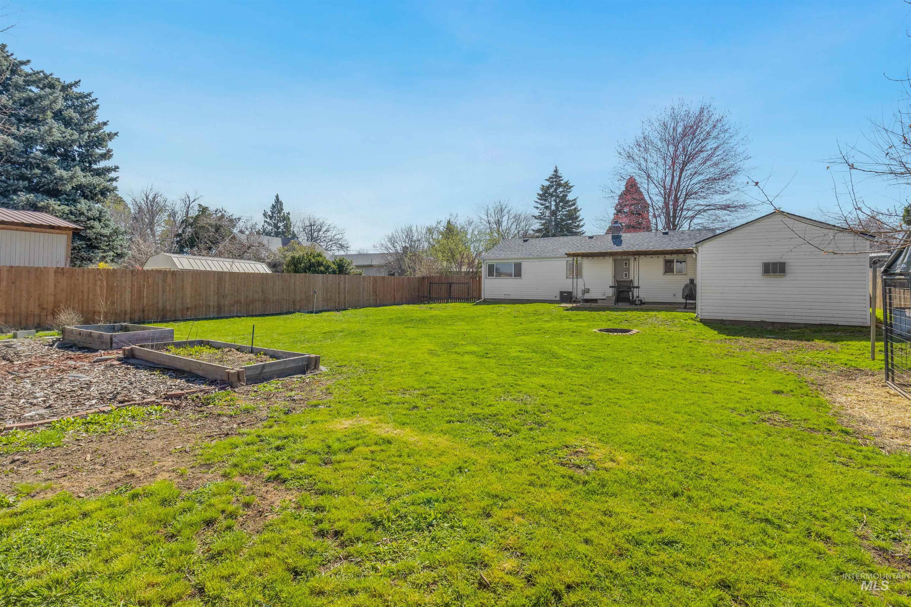 433 Park Avenue, Lewiston, Idaho 83501, 3 Bedrooms, 1 Bathroom, Residential For Sale, Price $298,000,MLS 98979971